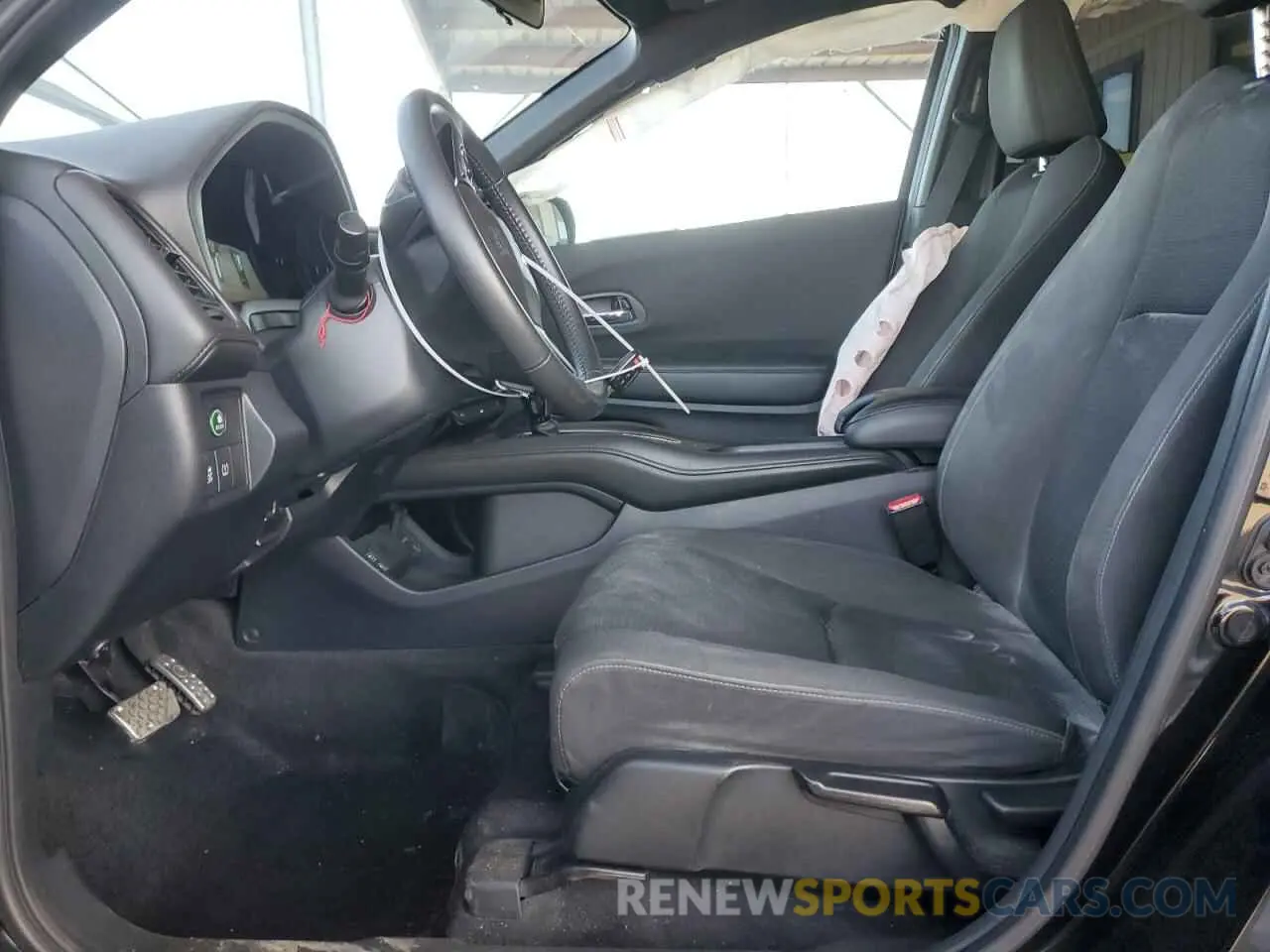 7 Photograph of a damaged car 3CZRU5H10LM719041 HONDA HR-V 2020