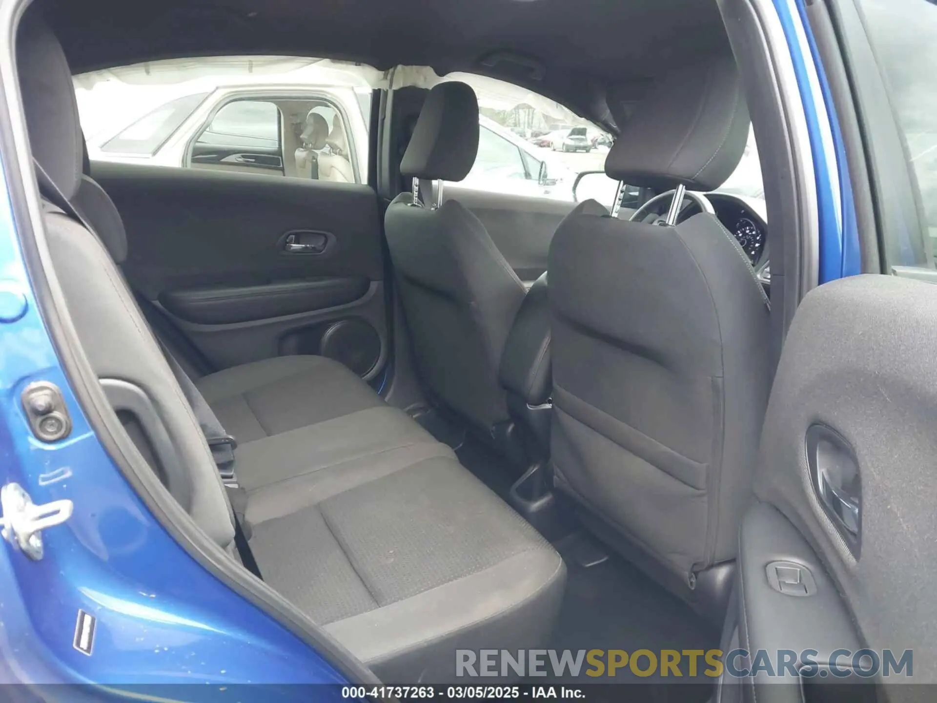 8 Photograph of a damaged car 3CZRU5H11LM715936 HONDA HR-V 2020