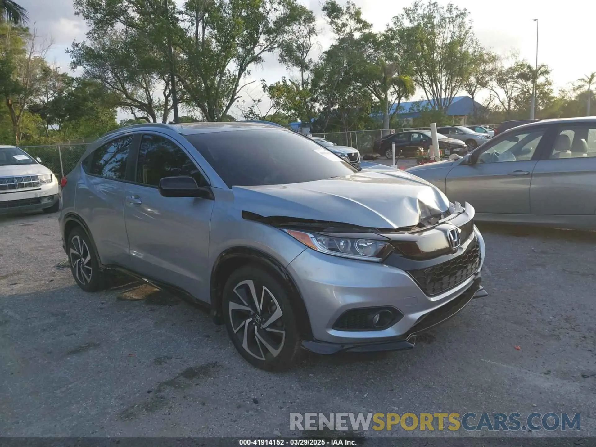 1 Photograph of a damaged car 3CZRU5H13LM702377 HONDA HR-V 2020