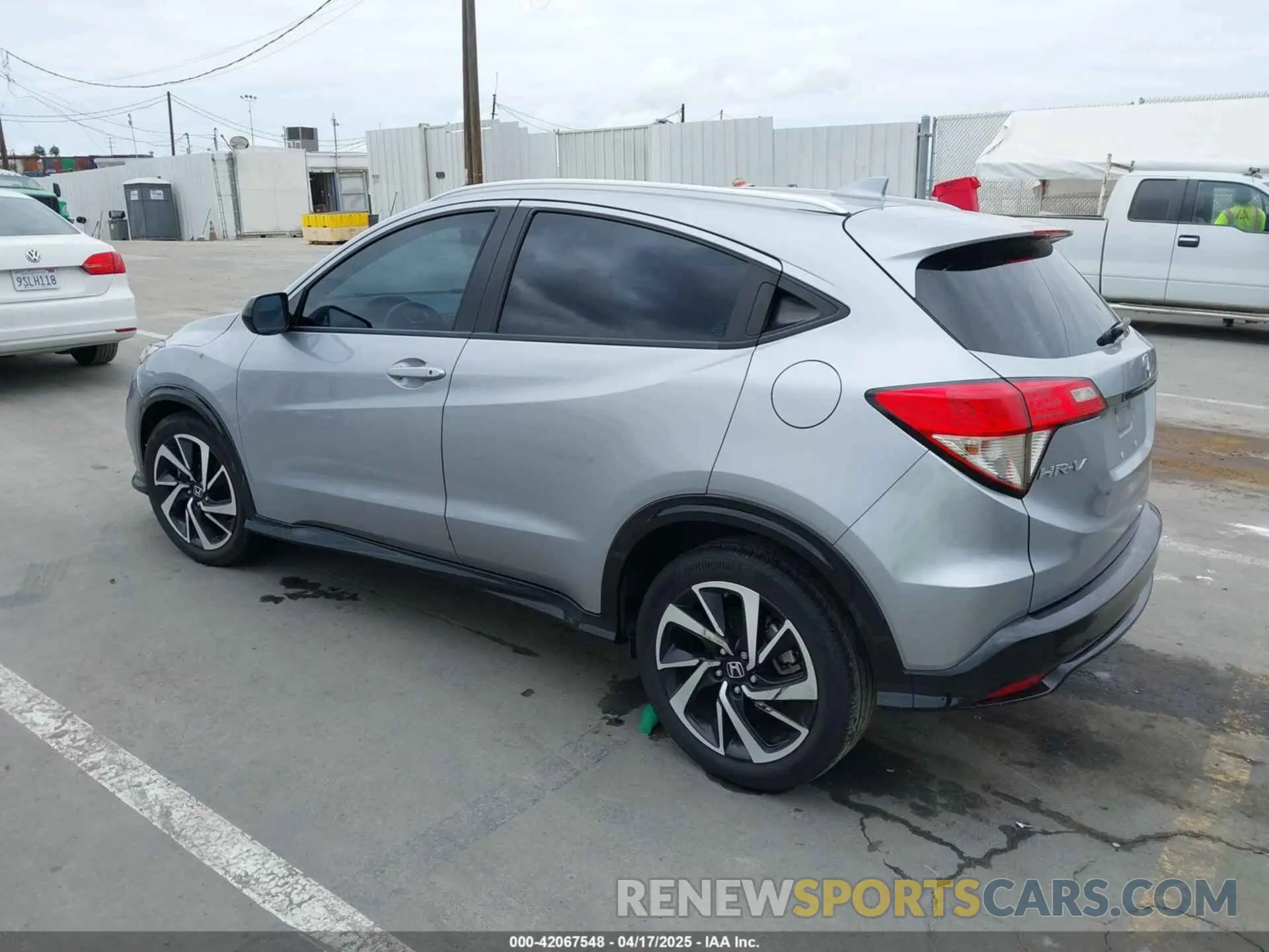 3 Photograph of a damaged car 3CZRU5H14LM715980 HONDA HR-V 2020
