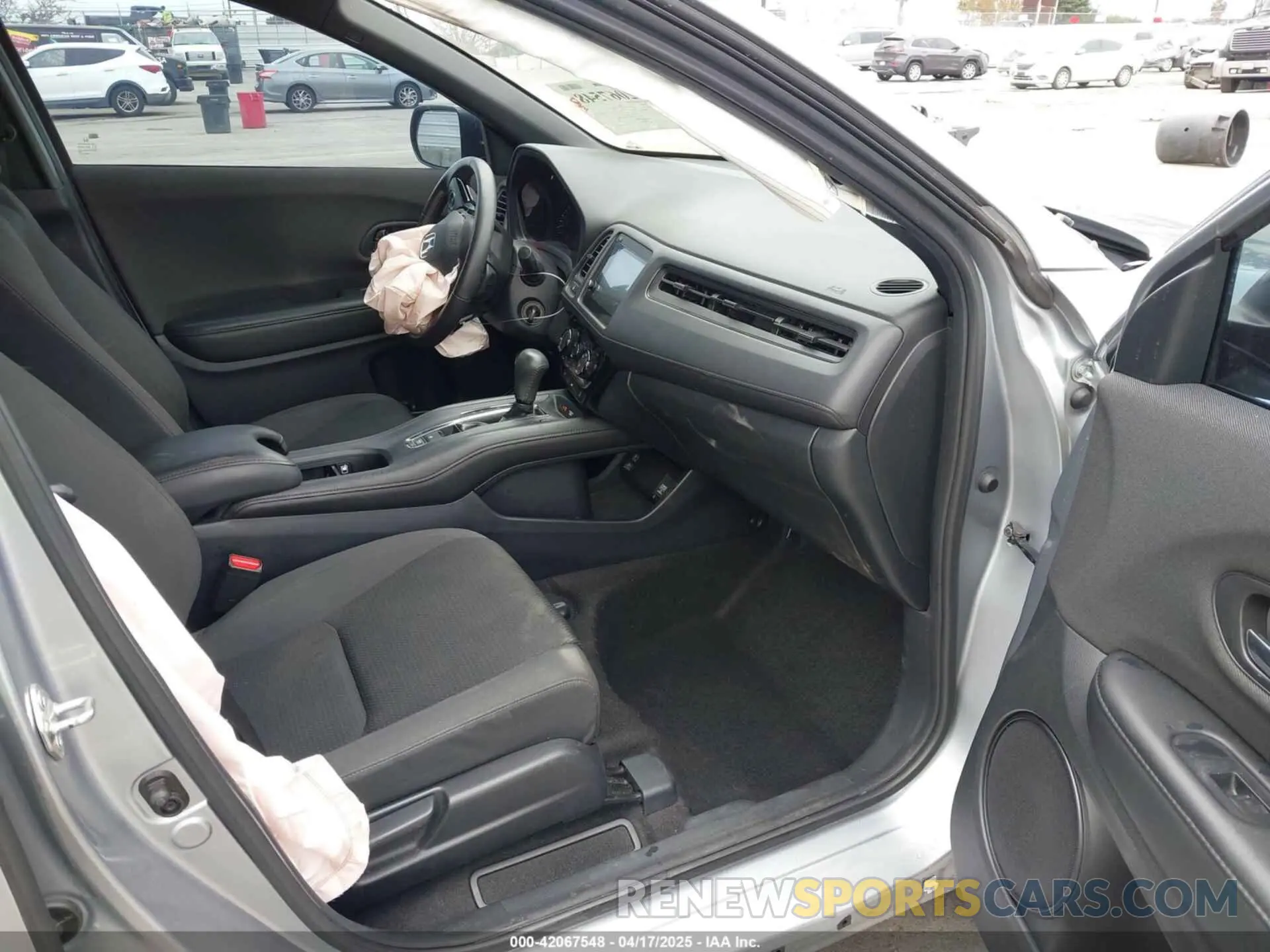 5 Photograph of a damaged car 3CZRU5H14LM715980 HONDA HR-V 2020