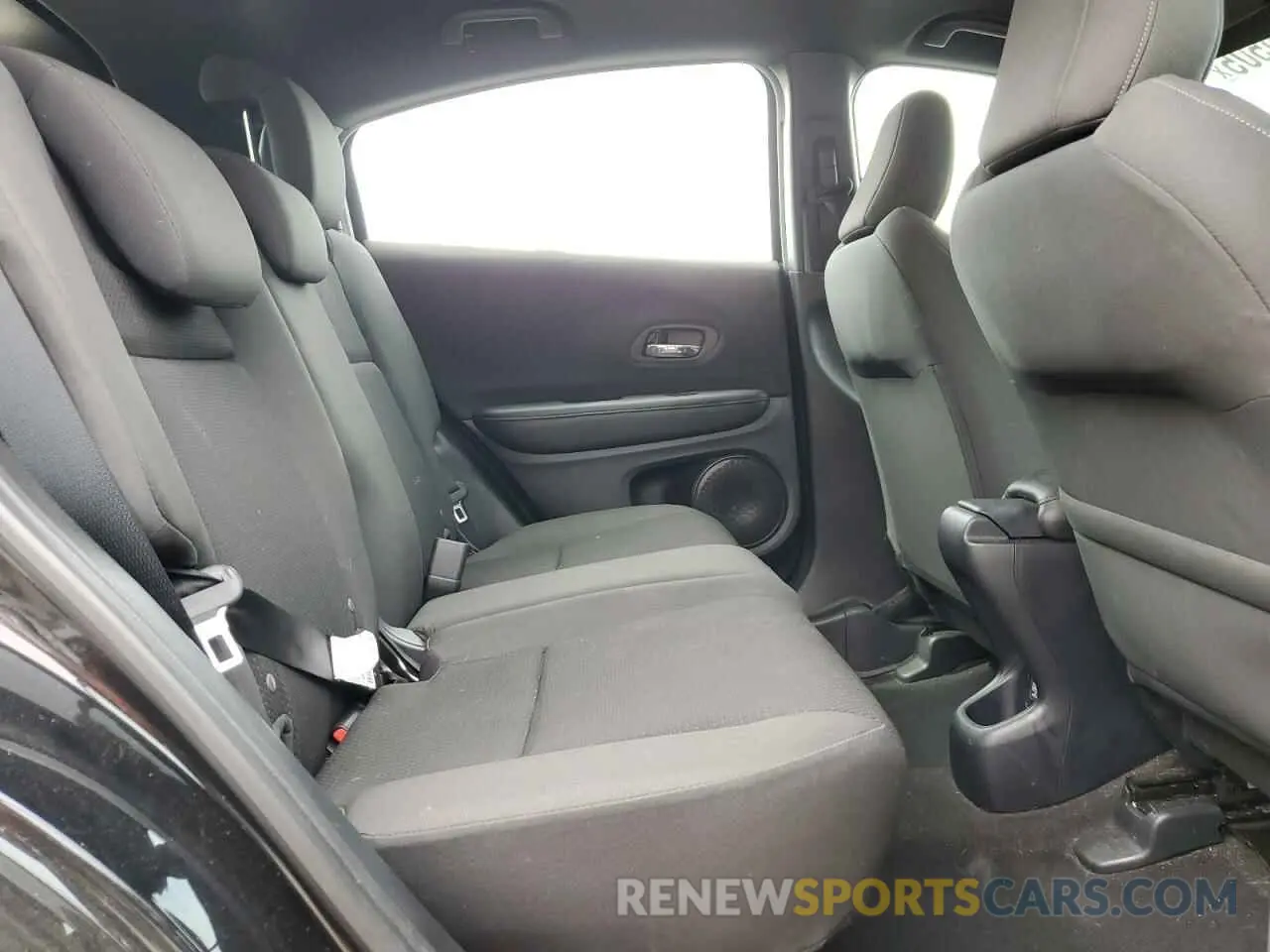 11 Photograph of a damaged car 3CZRU5H15LM713588 HONDA HR-V 2020