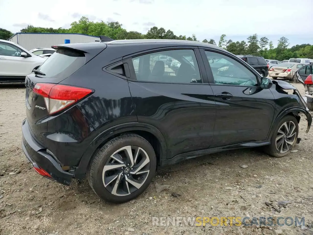 4 Photograph of a damaged car 3CZRU5H15LM713588 HONDA HR-V 2020