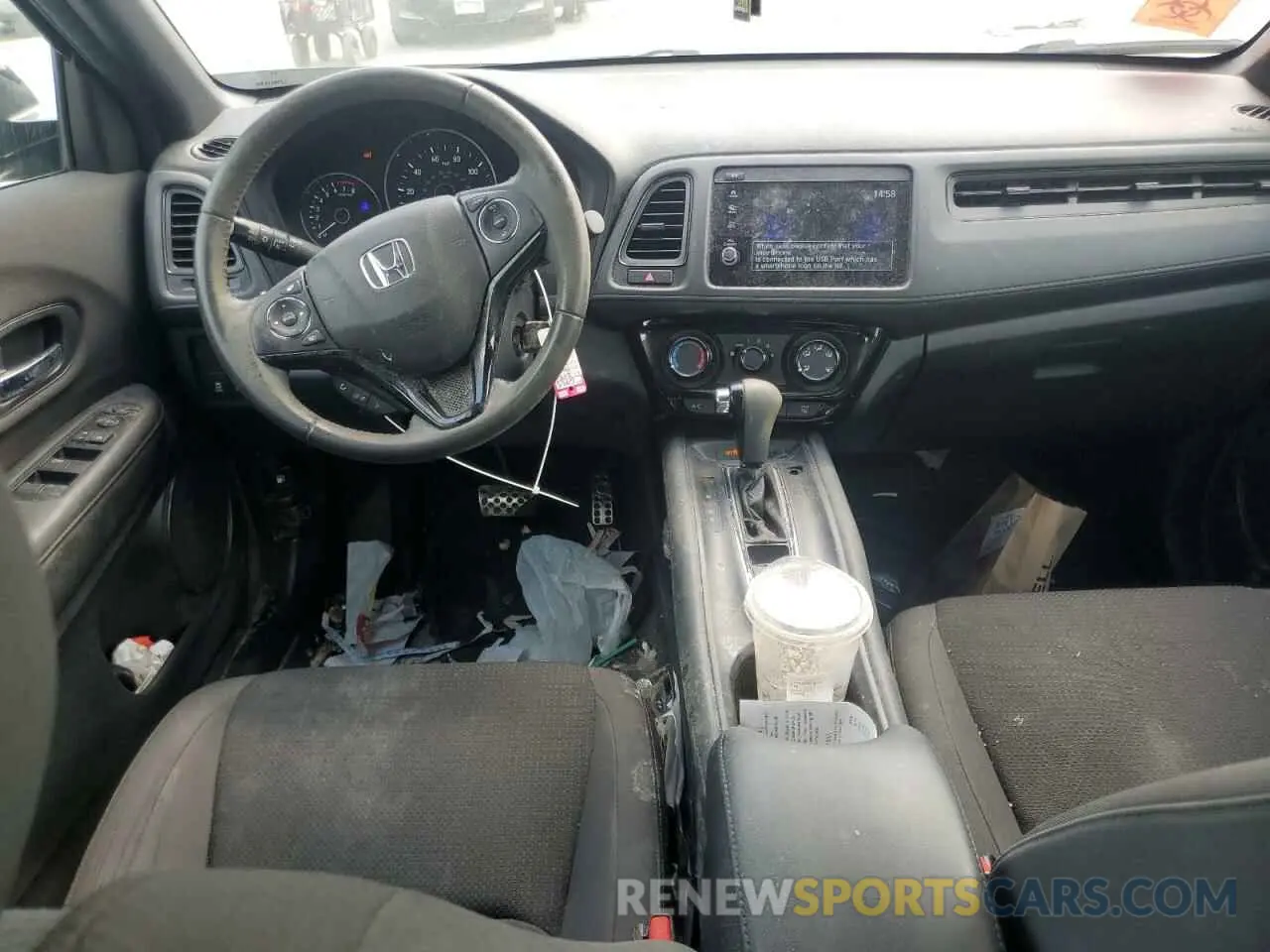 8 Photograph of a damaged car 3CZRU5H15LM713686 HONDA HR-V 2020