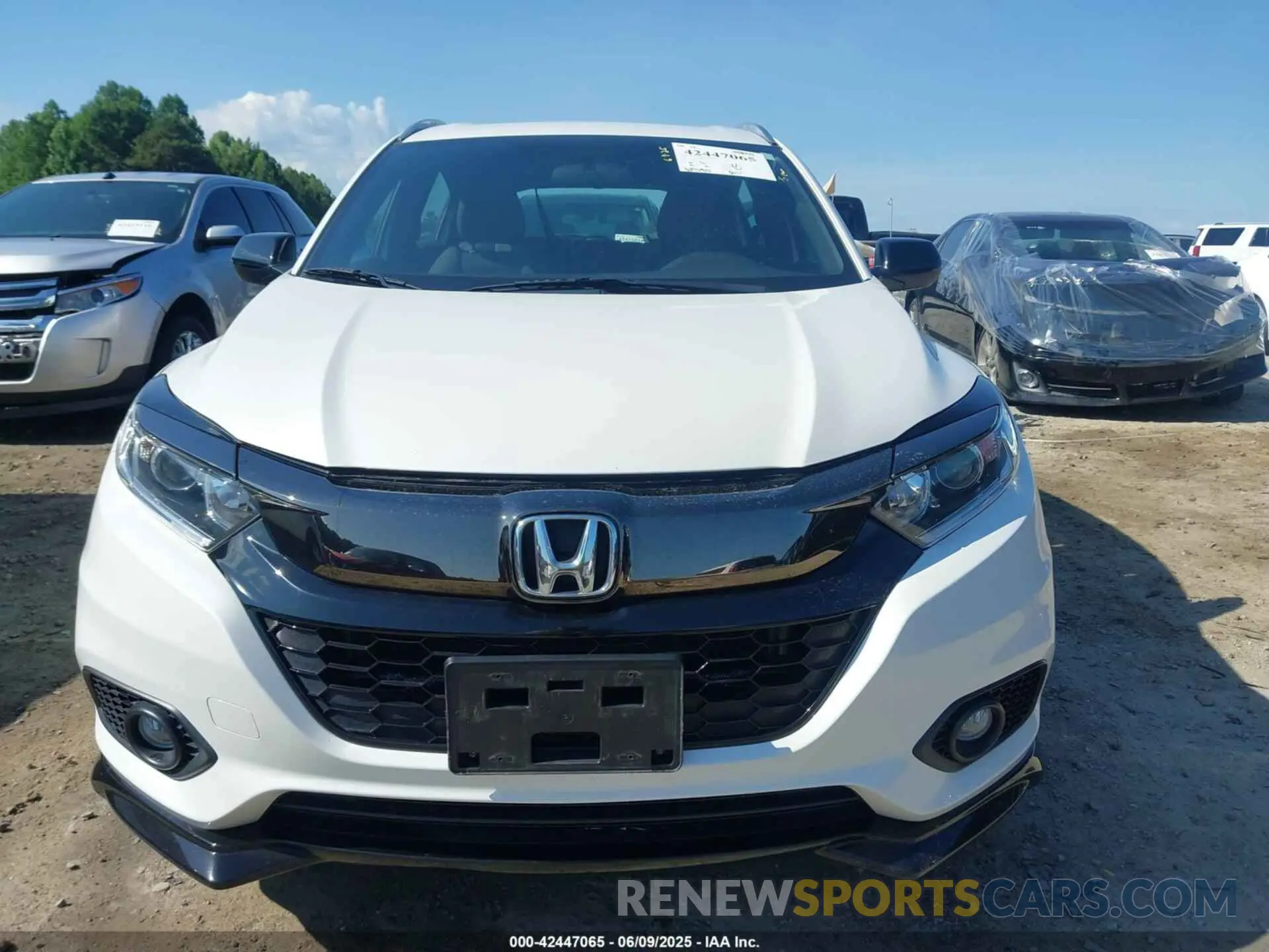 13 Photograph of a damaged car 3CZRU5H16LM714006 HONDA HR-V 2020