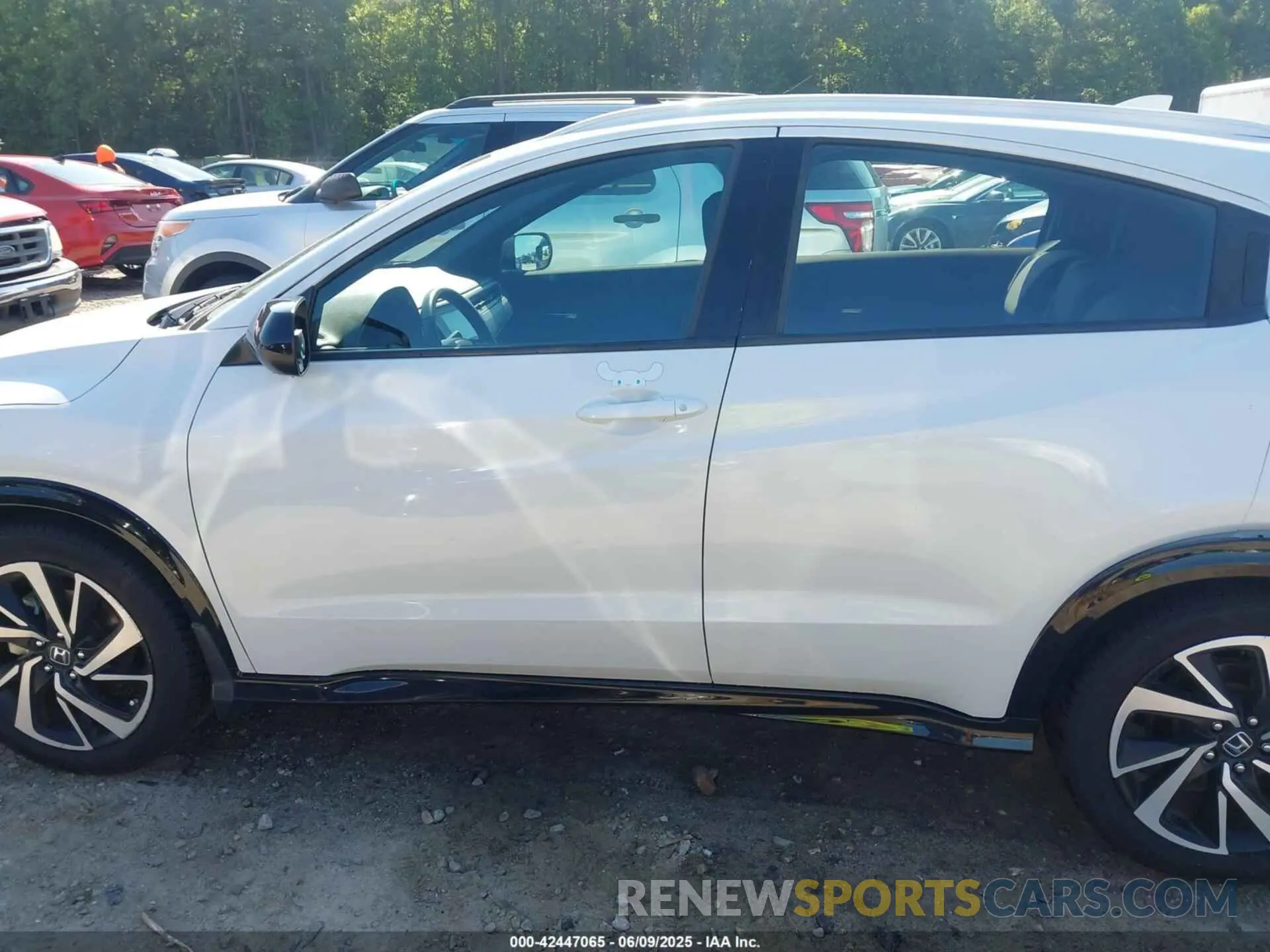 15 Photograph of a damaged car 3CZRU5H16LM714006 HONDA HR-V 2020