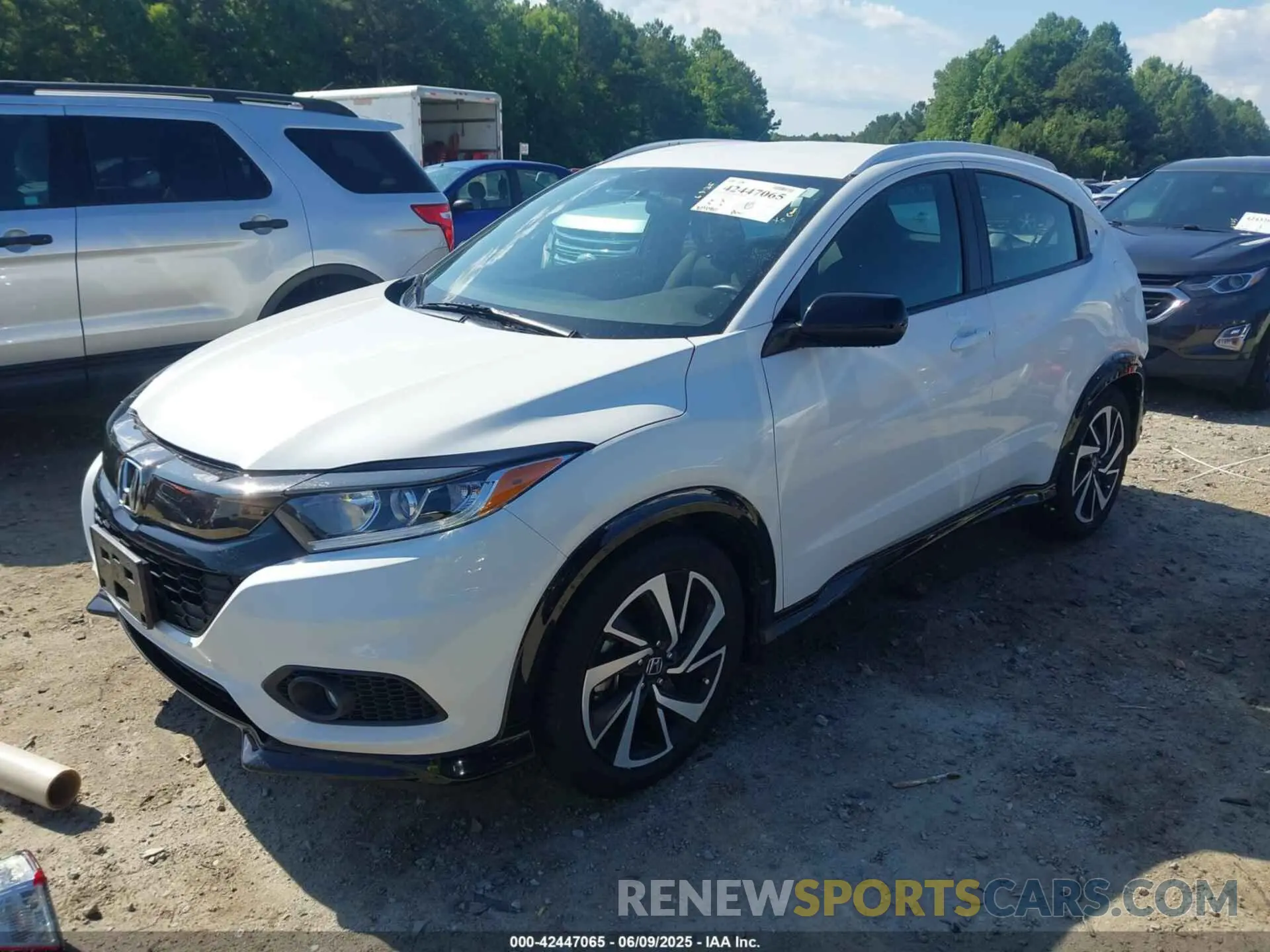 2 Photograph of a damaged car 3CZRU5H16LM714006 HONDA HR-V 2020