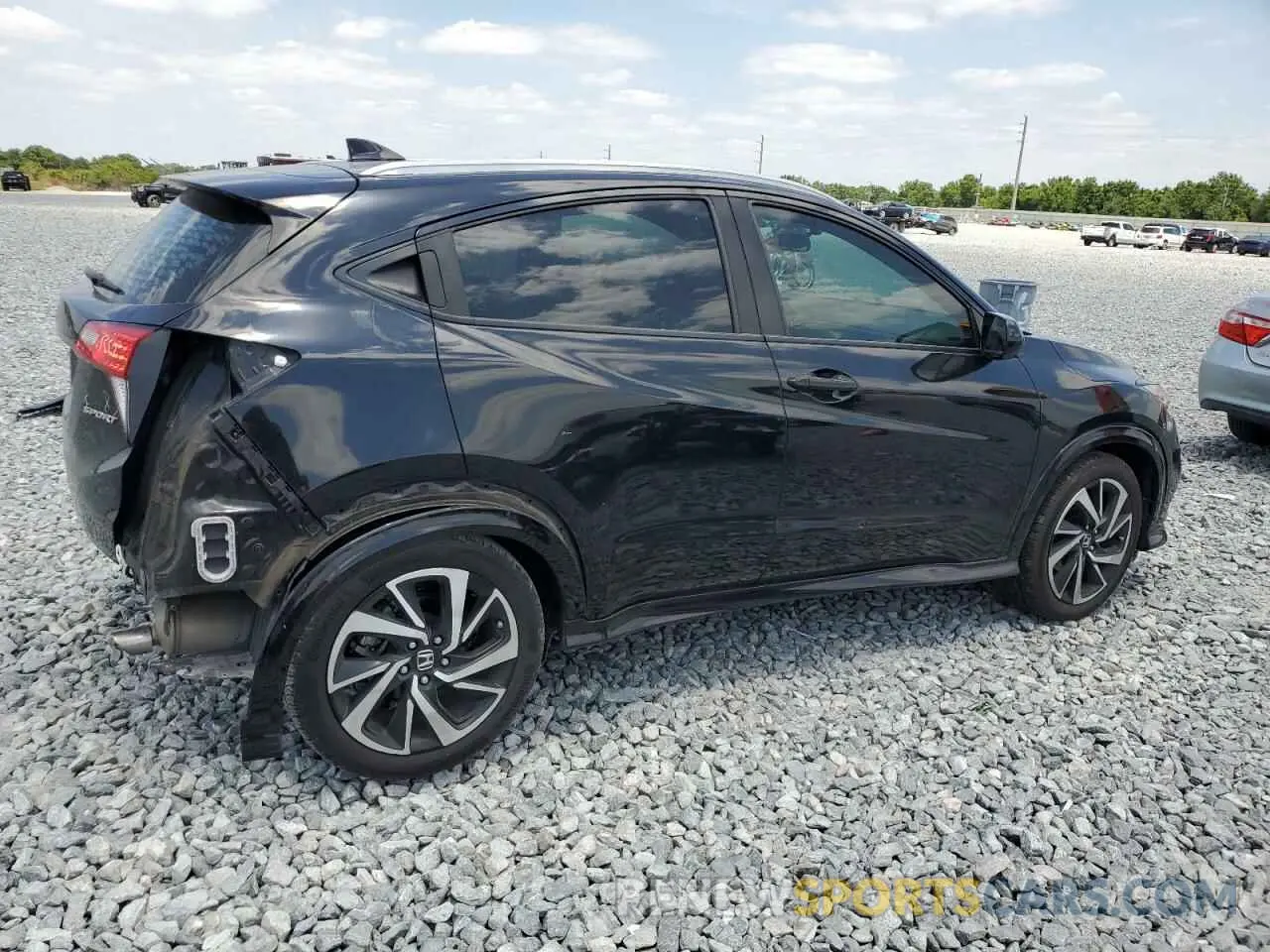 3 Photograph of a damaged car 3CZRU5H17LM710305 HONDA HR-V 2020