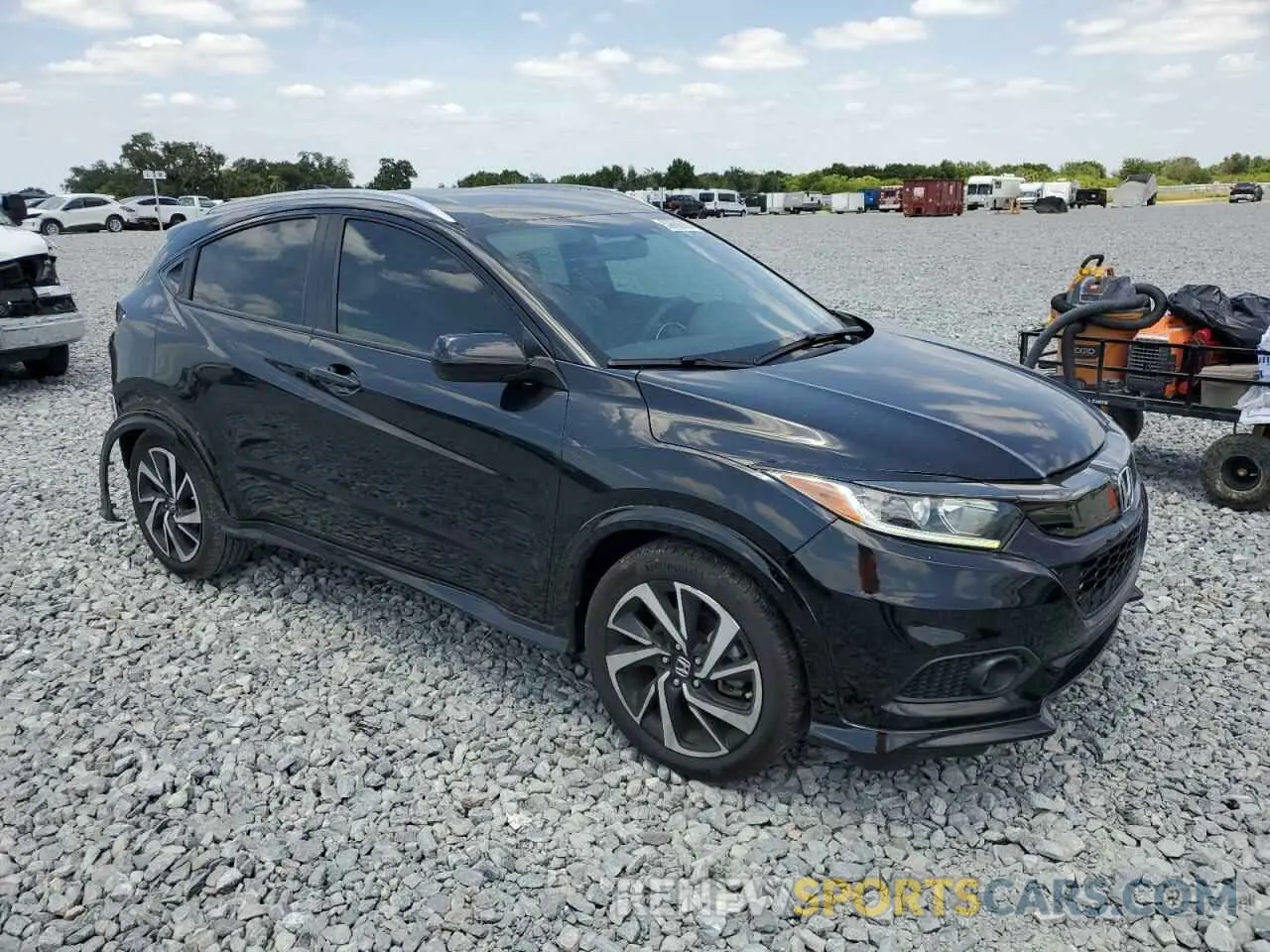 4 Photograph of a damaged car 3CZRU5H17LM710305 HONDA HR-V 2020