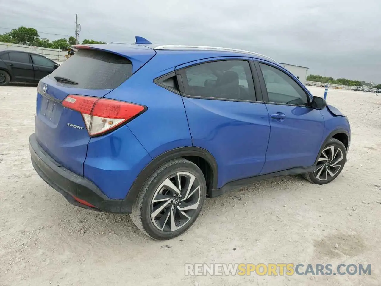 3 Photograph of a damaged car 3CZRU5H17LM712586 HONDA HR-V 2020
