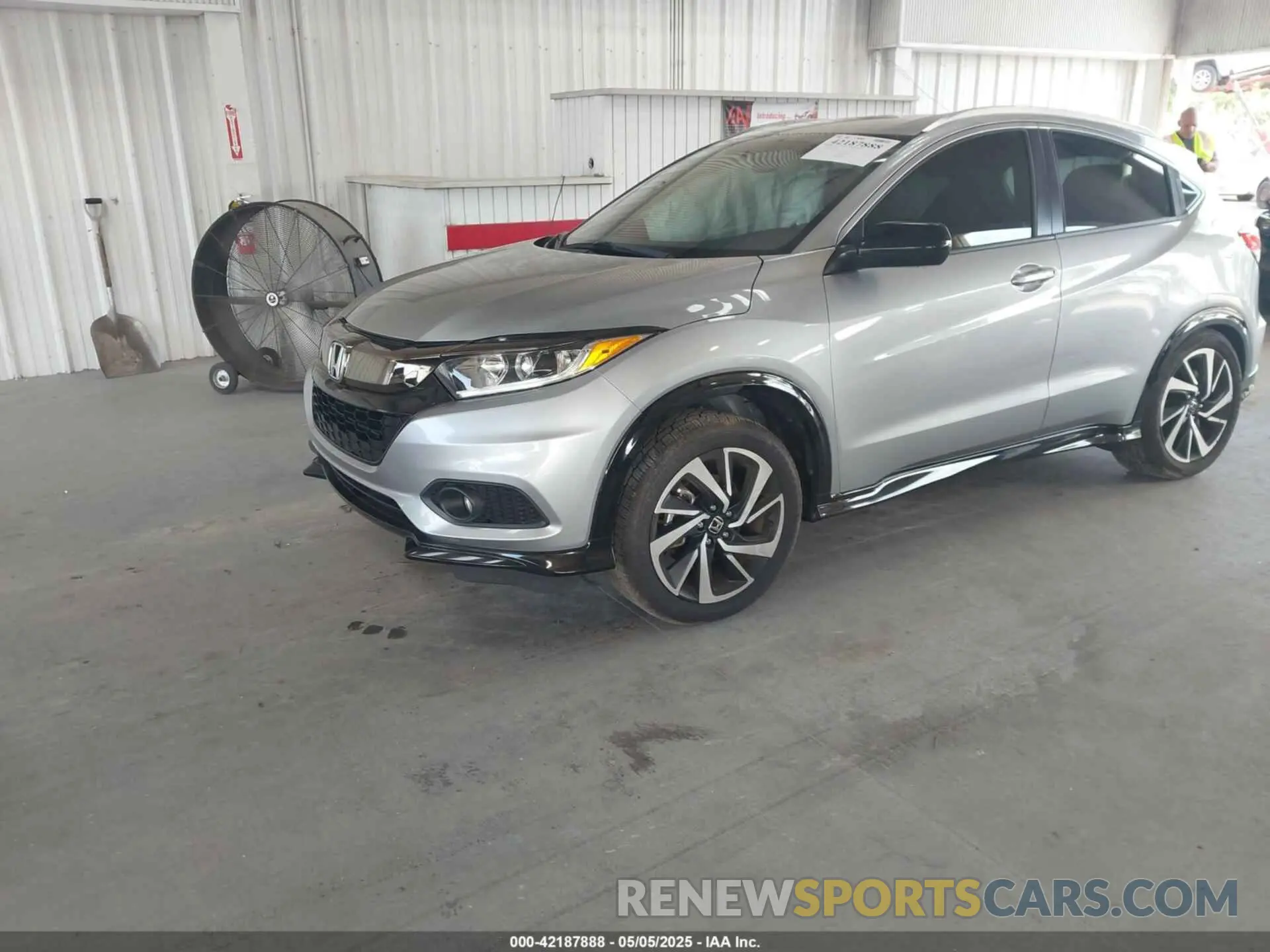 2 Photograph of a damaged car 3CZRU5H1XLM709925 HONDA HR-V 2020