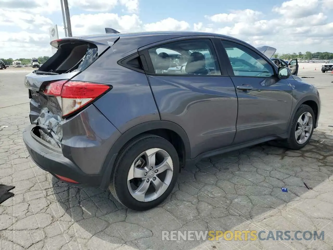 3 Photograph of a damaged car 3CZRU5H30LM717274 HONDA HR-V 2020