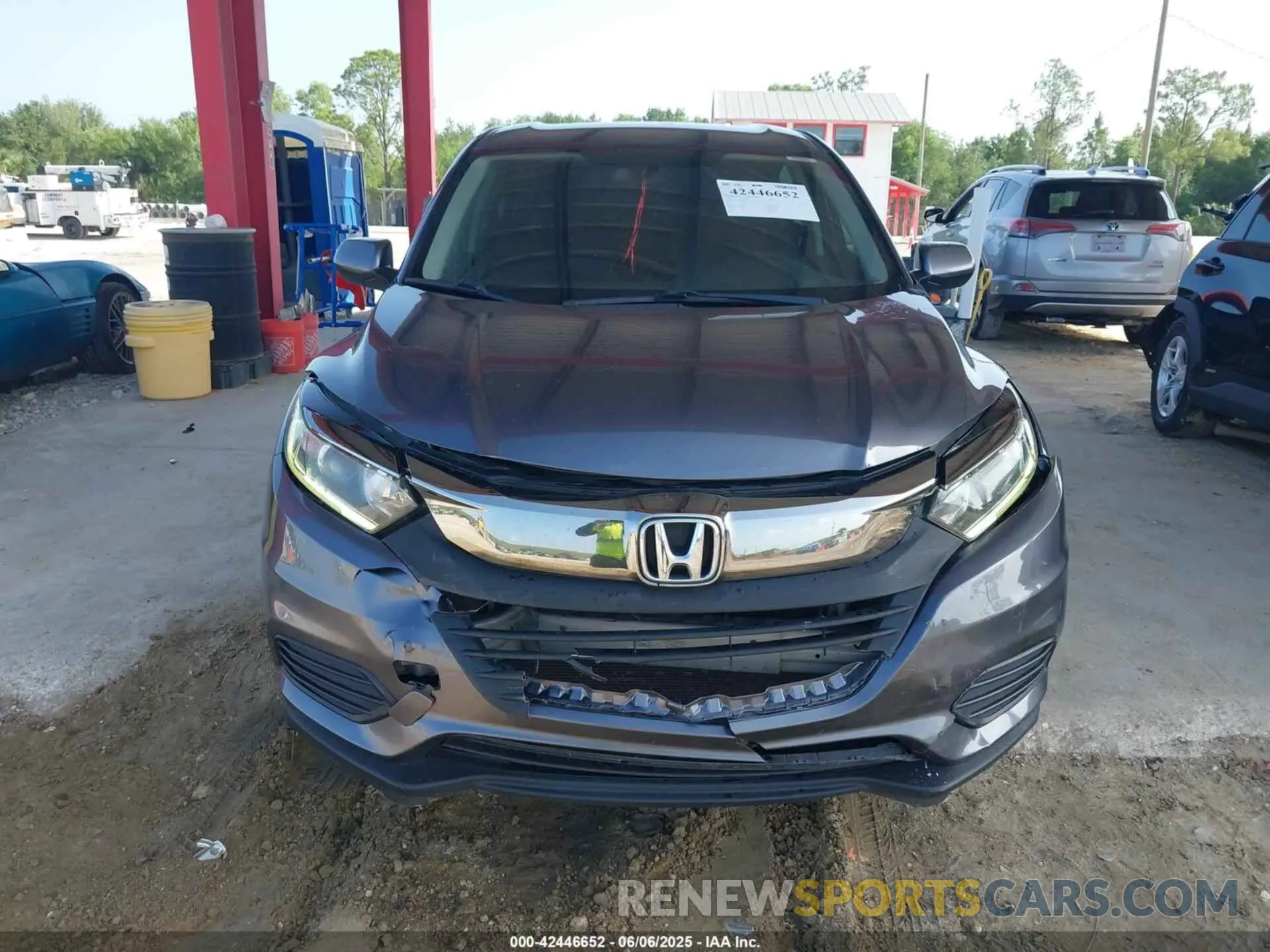 12 Photograph of a damaged car 3CZRU5H30LM718117 HONDA HR-V 2020