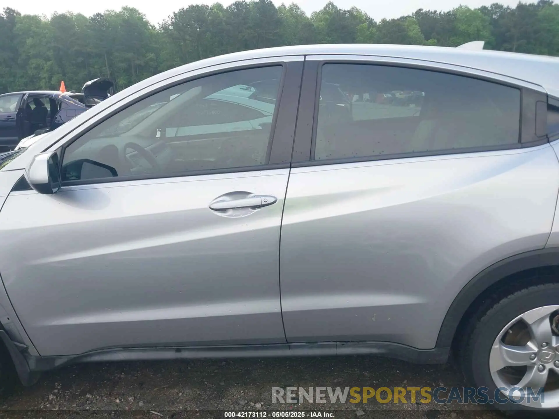 15 Photograph of a damaged car 3CZRU5H33LM711873 HONDA HR-V 2020