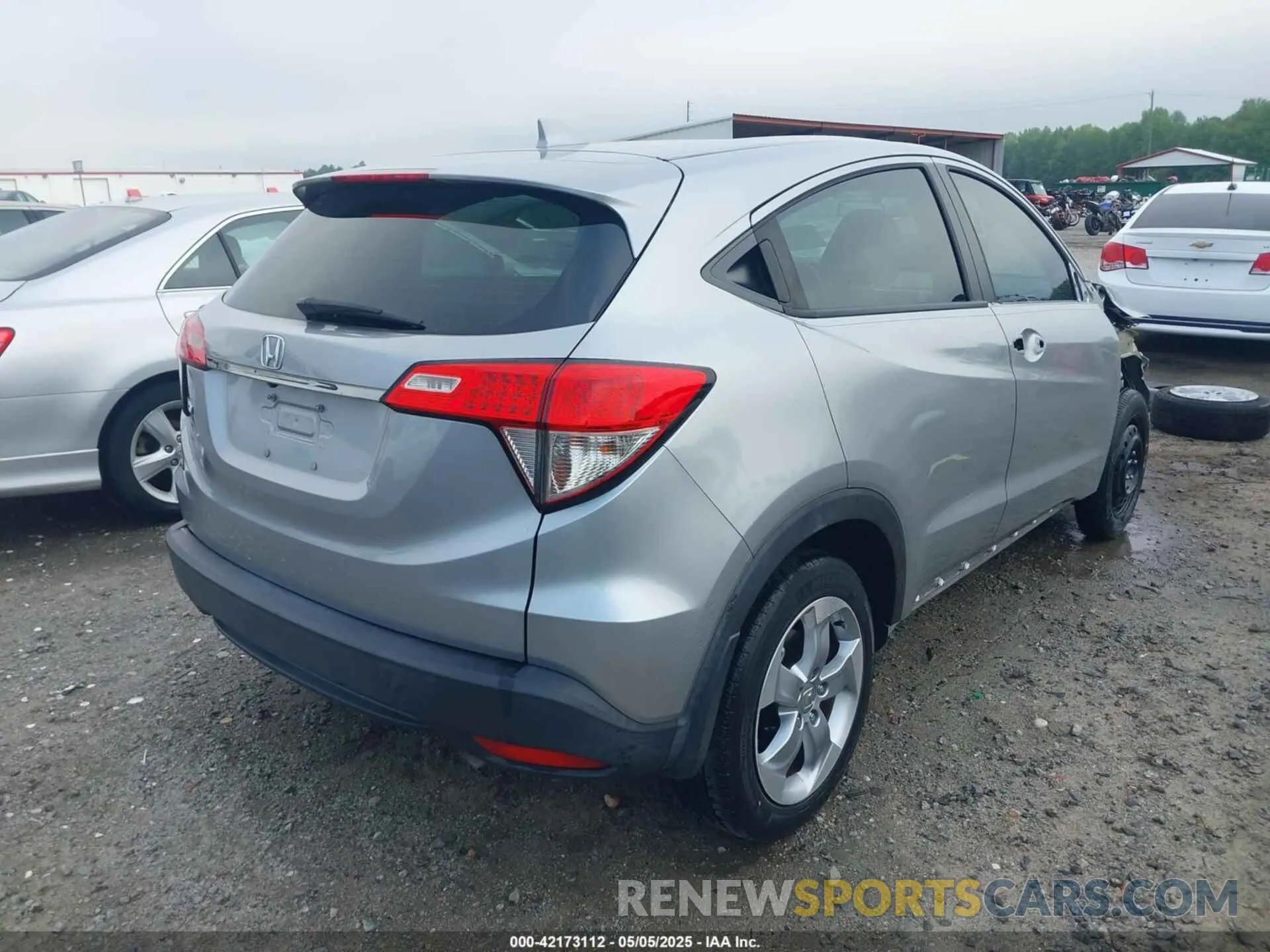4 Photograph of a damaged car 3CZRU5H33LM711873 HONDA HR-V 2020