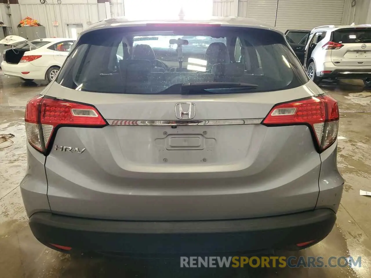 6 Photograph of a damaged car 3CZRU5H34LM706892 HONDA HR-V 2020