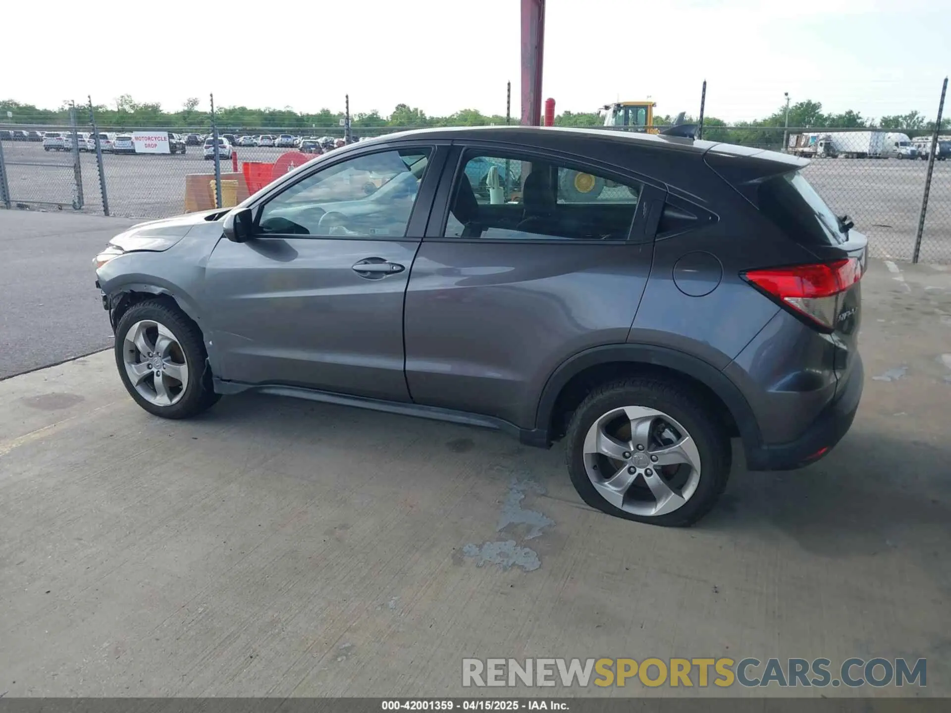 15 Photograph of a damaged car 3CZRU5H35LM708117 HONDA HR-V 2020