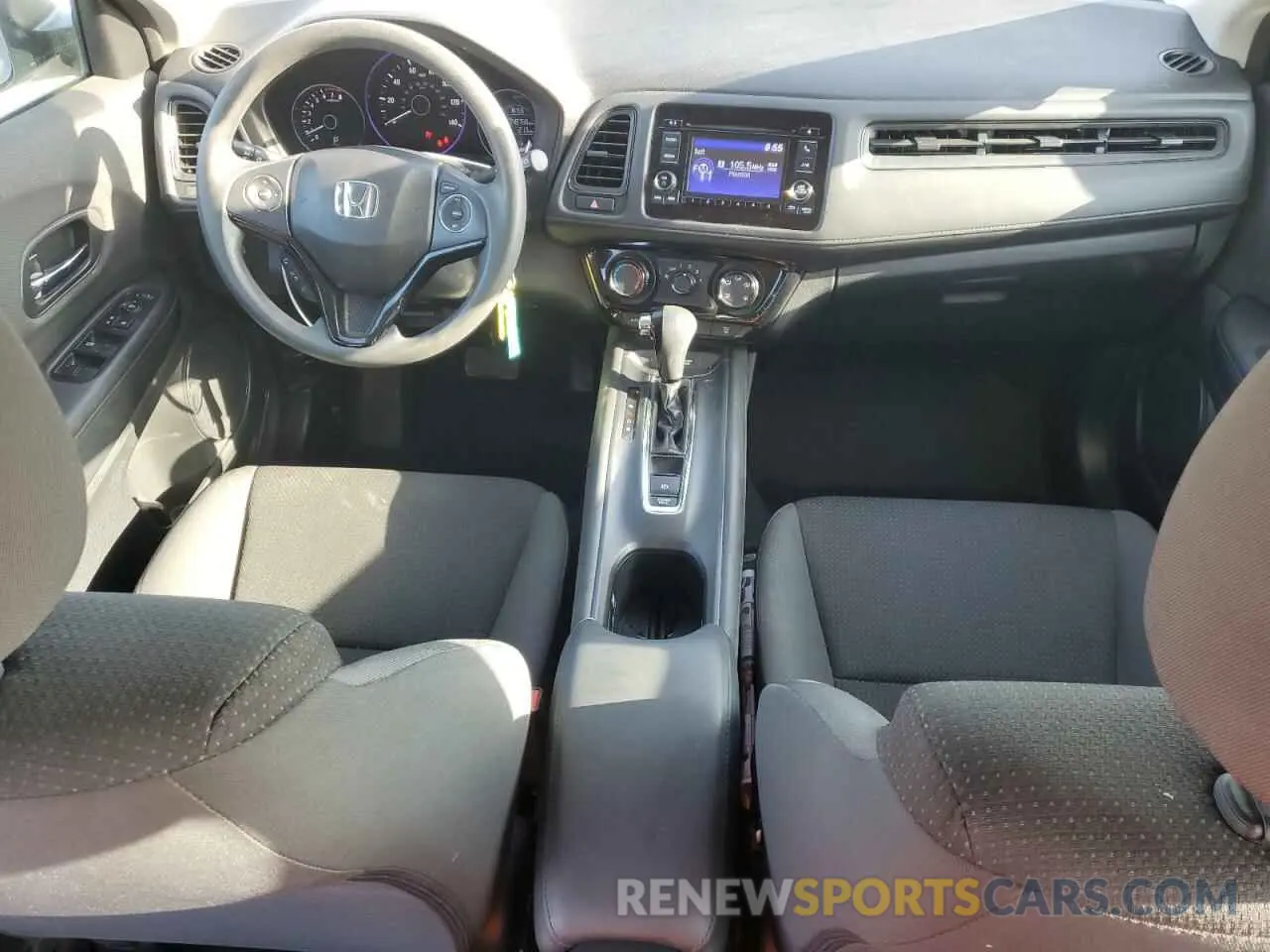 8 Photograph of a damaged car 3CZRU5H37LM707809 HONDA HR-V 2020