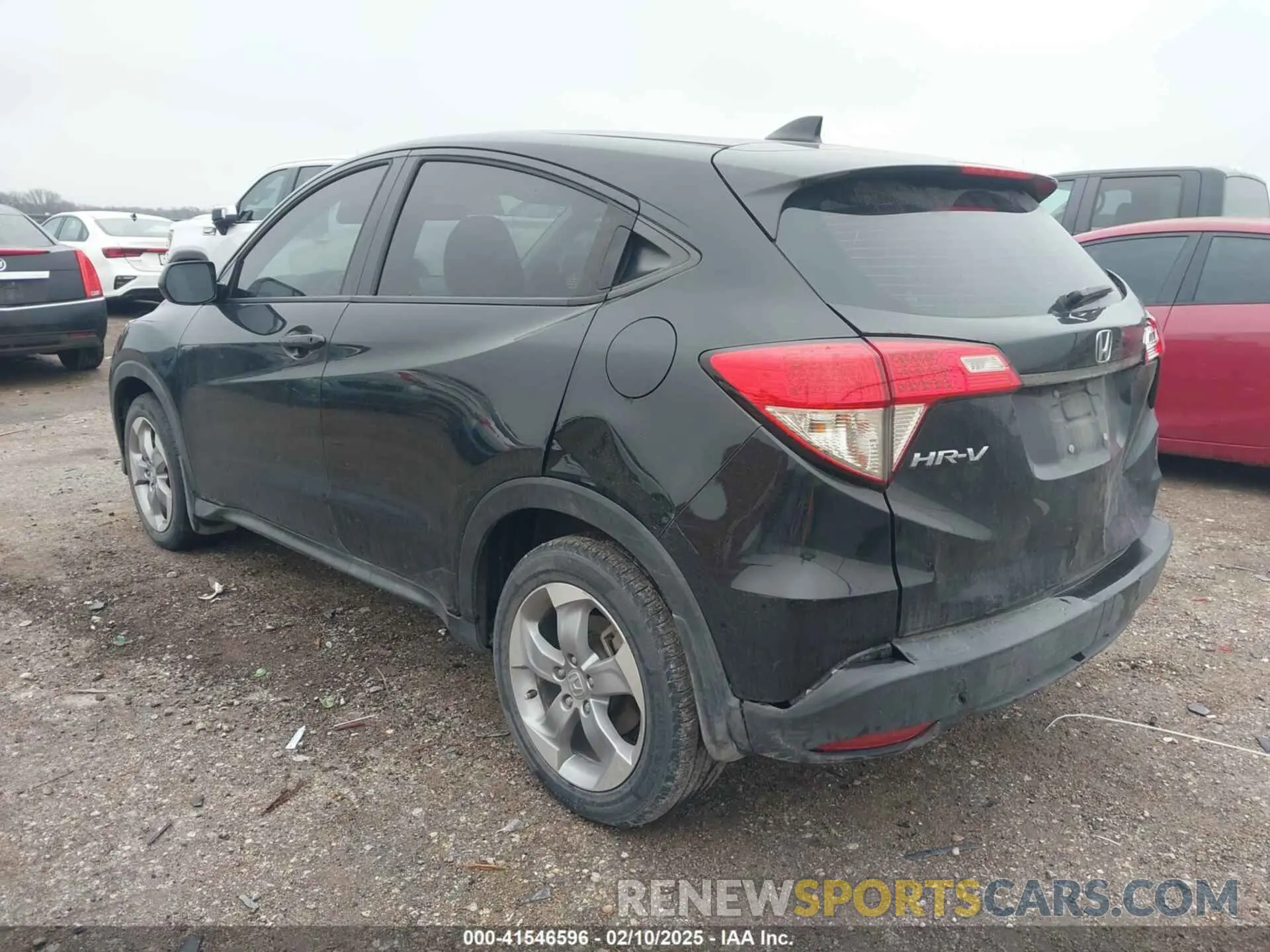 3 Photograph of a damaged car 3CZRU5H39LM707343 HONDA HR-V 2020