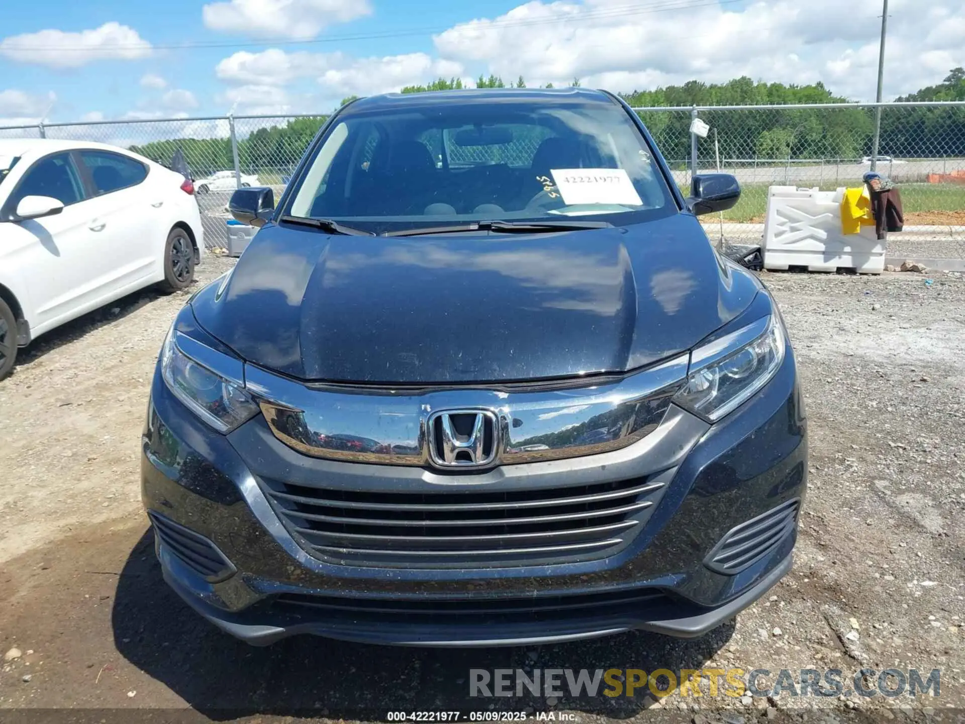 12 Photograph of a damaged car 3CZRU5H39LM711067 HONDA HR-V 2020