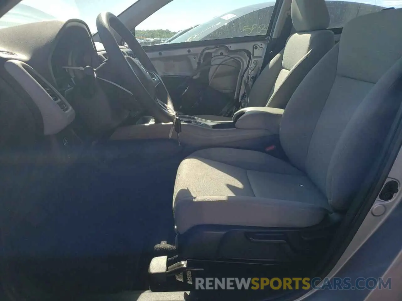 7 Photograph of a damaged car 3CZRU5H39LM711764 HONDA HR-V 2020