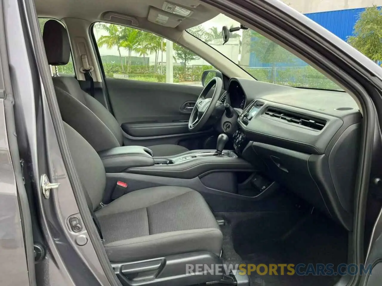 5 Photograph of a damaged car 3CZRU5H3XLM715337 HONDA HR-V 2020