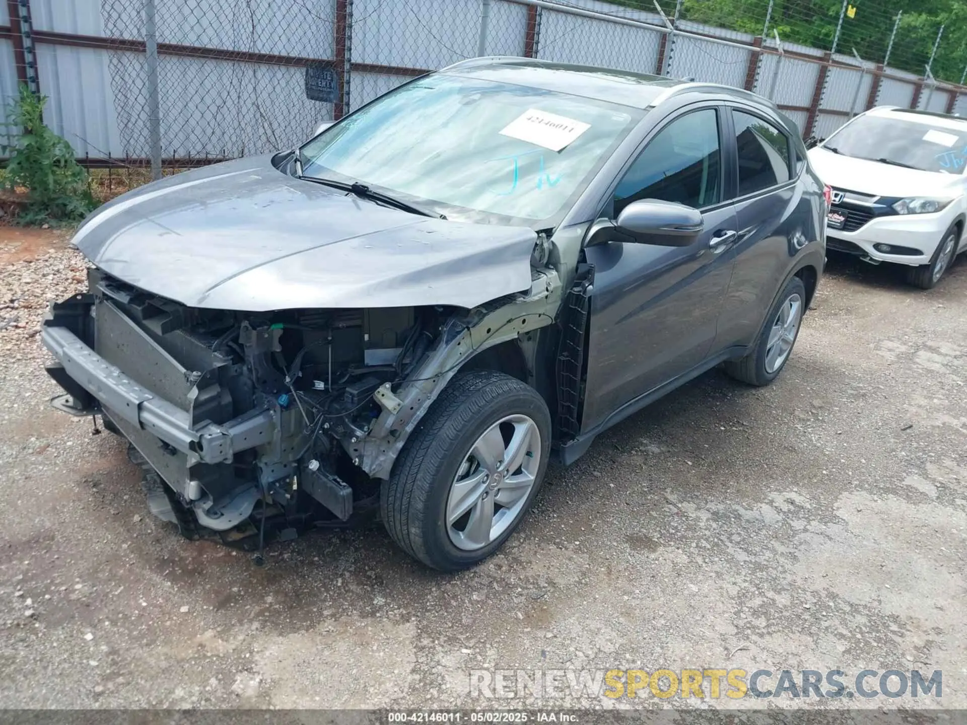 2 Photograph of a damaged car 3CZRU5H51LM703255 HONDA HR-V 2020