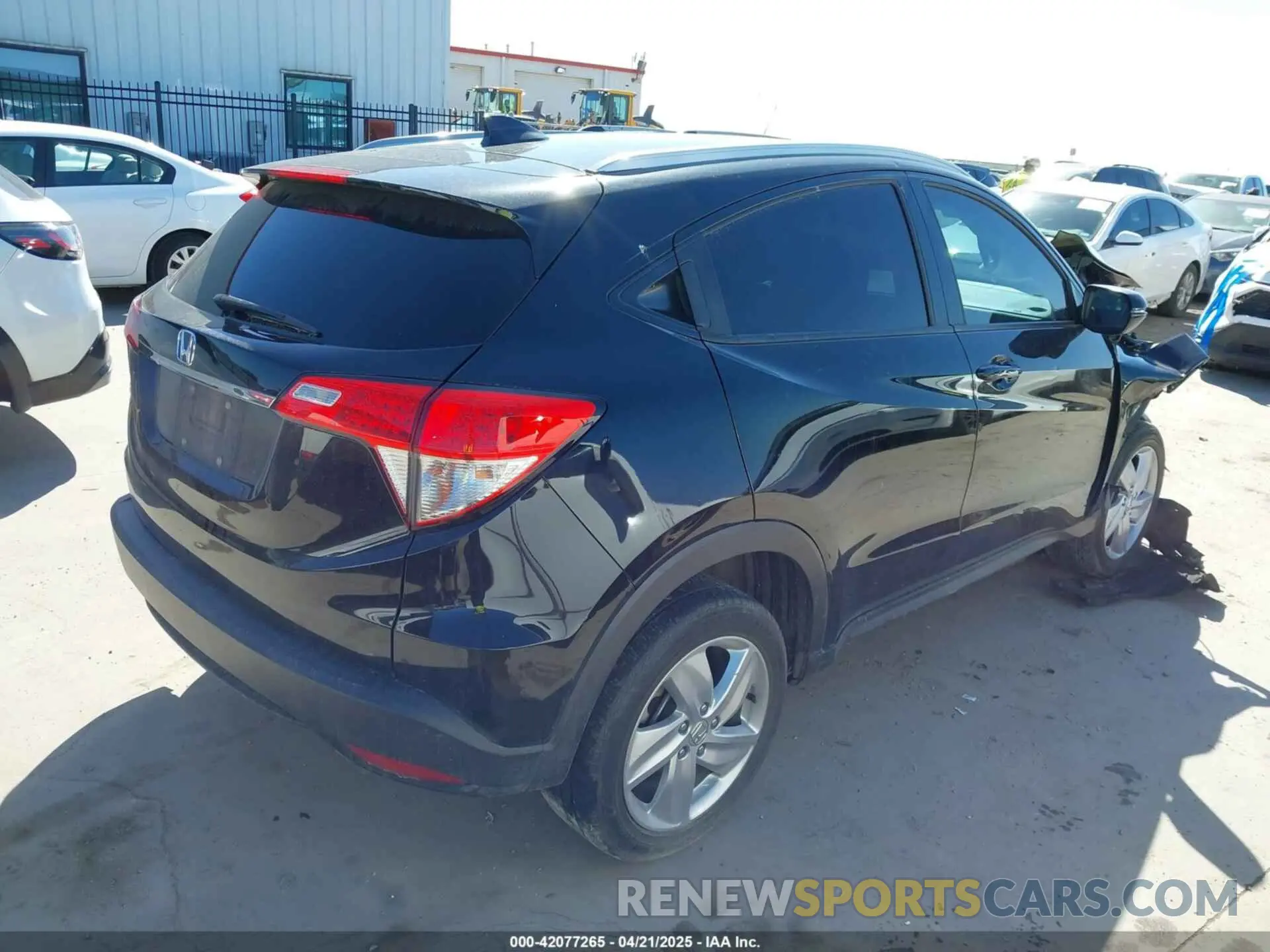 4 Photograph of a damaged car 3CZRU5H52LM708254 HONDA HR-V 2020