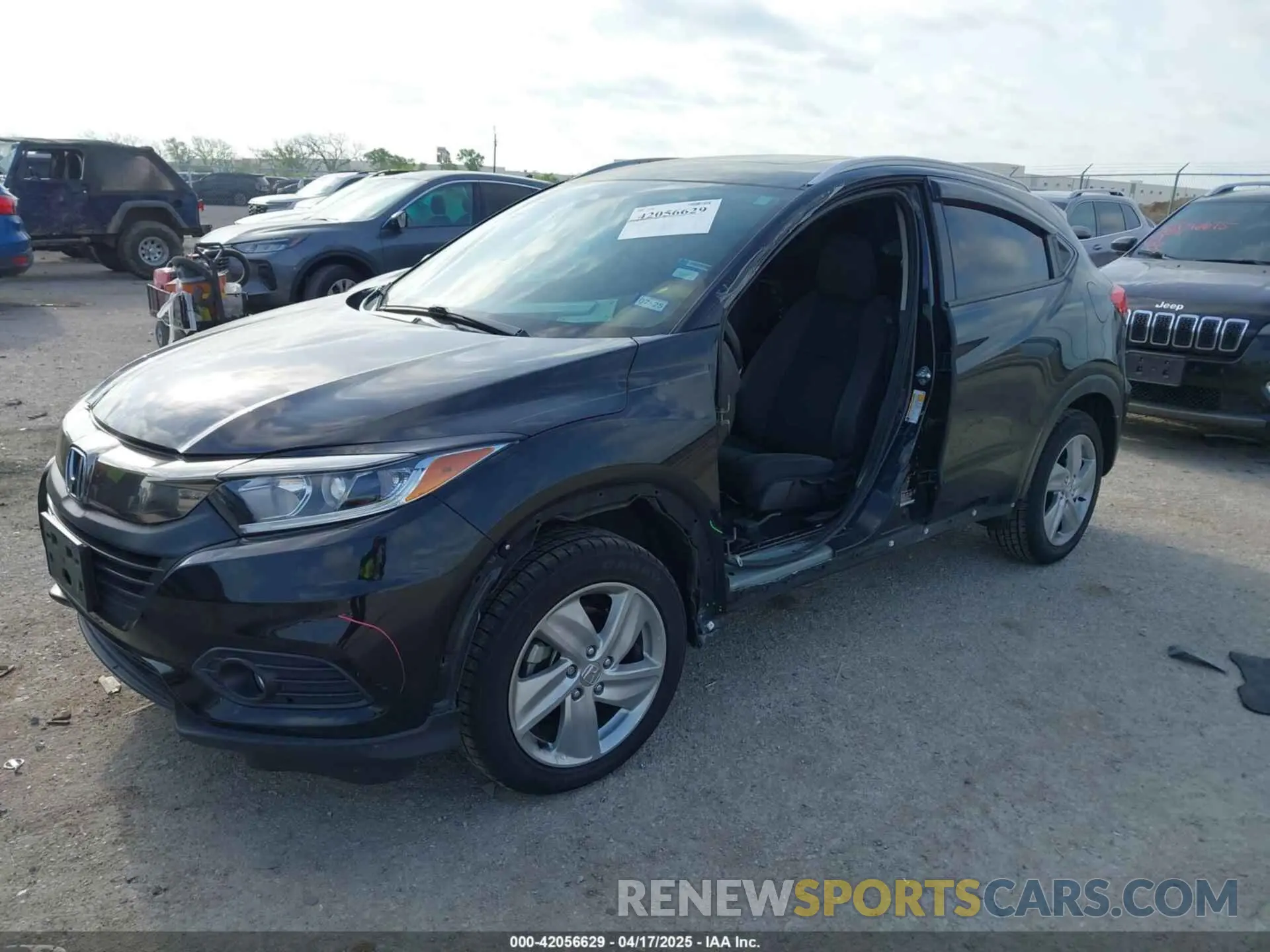 2 Photograph of a damaged car 3CZRU5H52LM712370 HONDA HR-V 2020