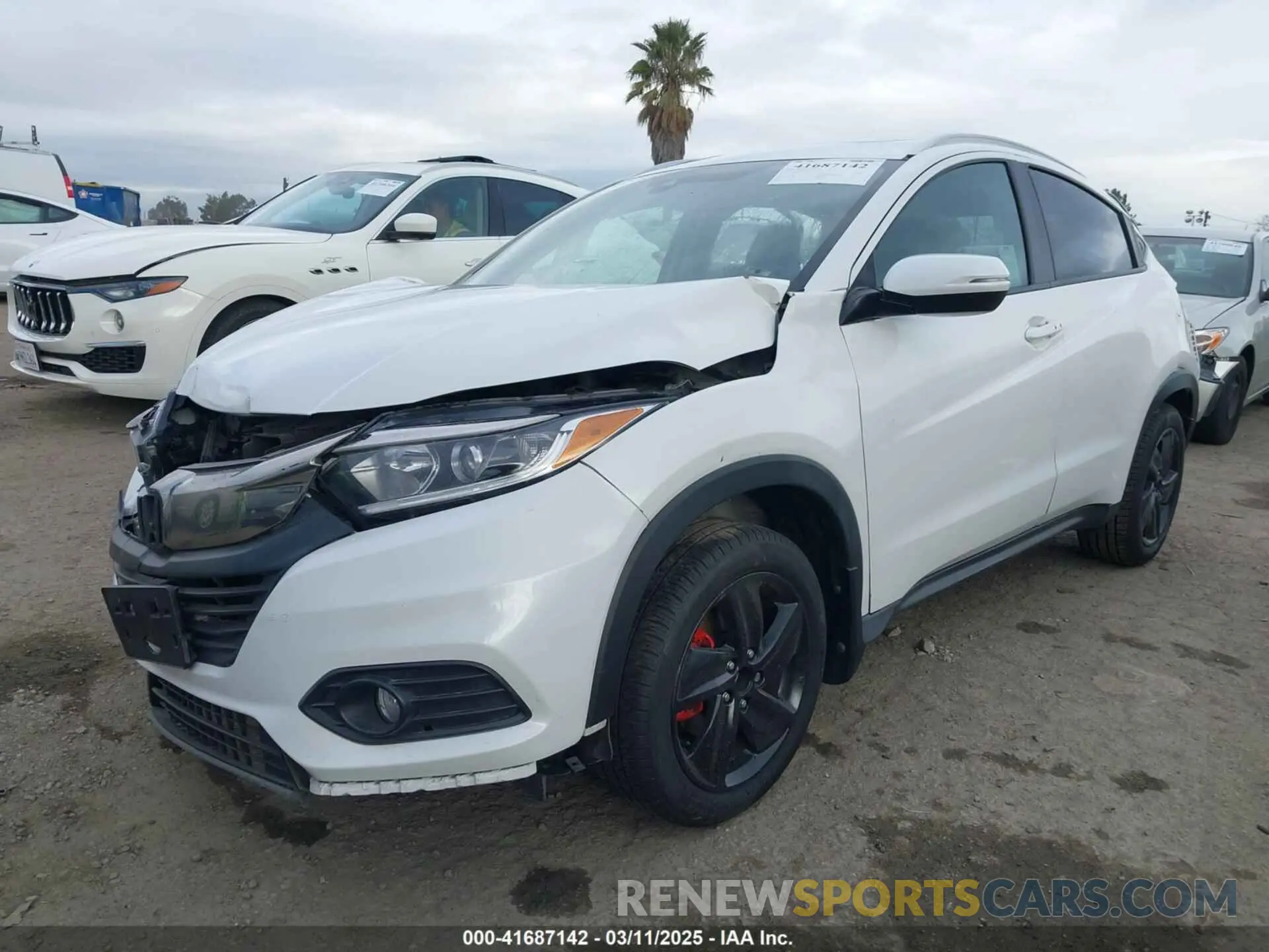 2 Photograph of a damaged car 3CZRU5H52LM713941 HONDA HR-V 2020