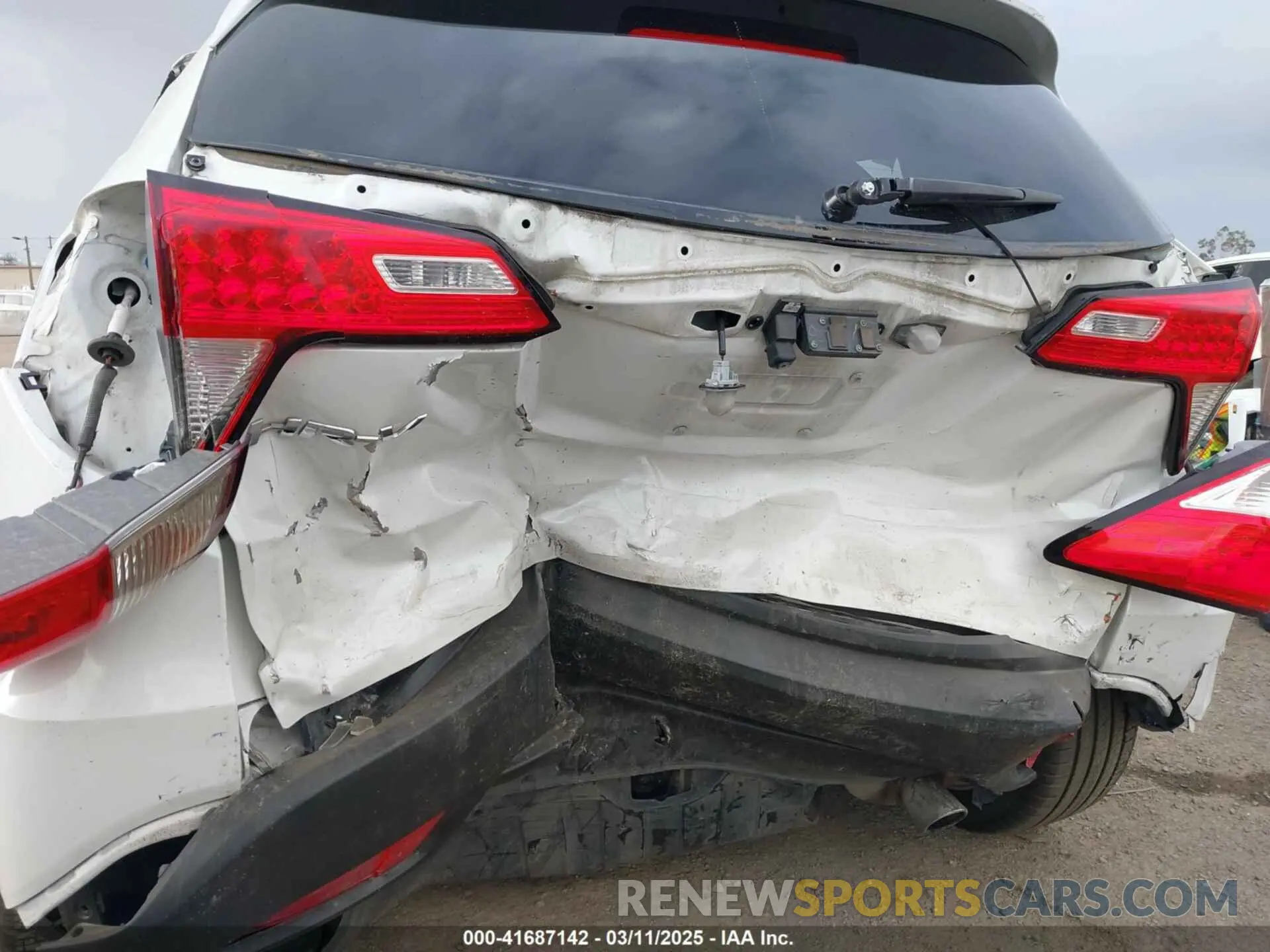 6 Photograph of a damaged car 3CZRU5H52LM713941 HONDA HR-V 2020