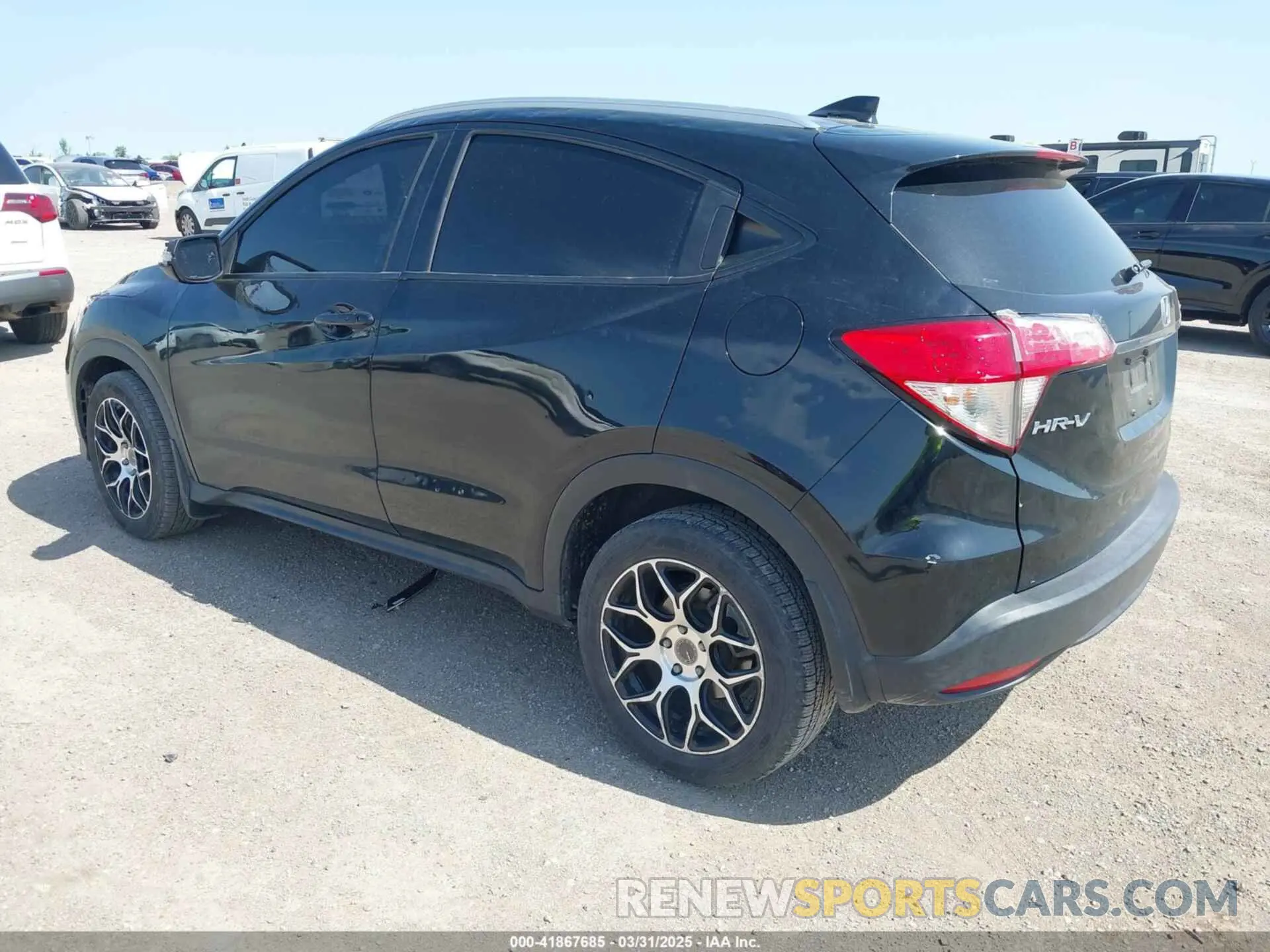 3 Photograph of a damaged car 3CZRU5H53LM706108 HONDA HR-V 2020