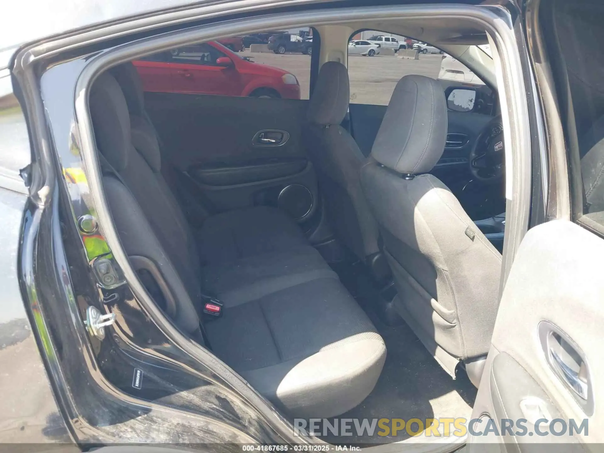 8 Photograph of a damaged car 3CZRU5H53LM706108 HONDA HR-V 2020
