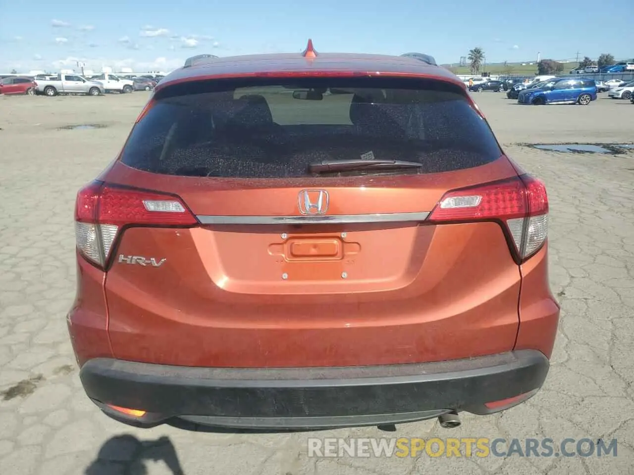 6 Photograph of a damaged car 3CZRU5H55LM718759 HONDA HR-V 2020