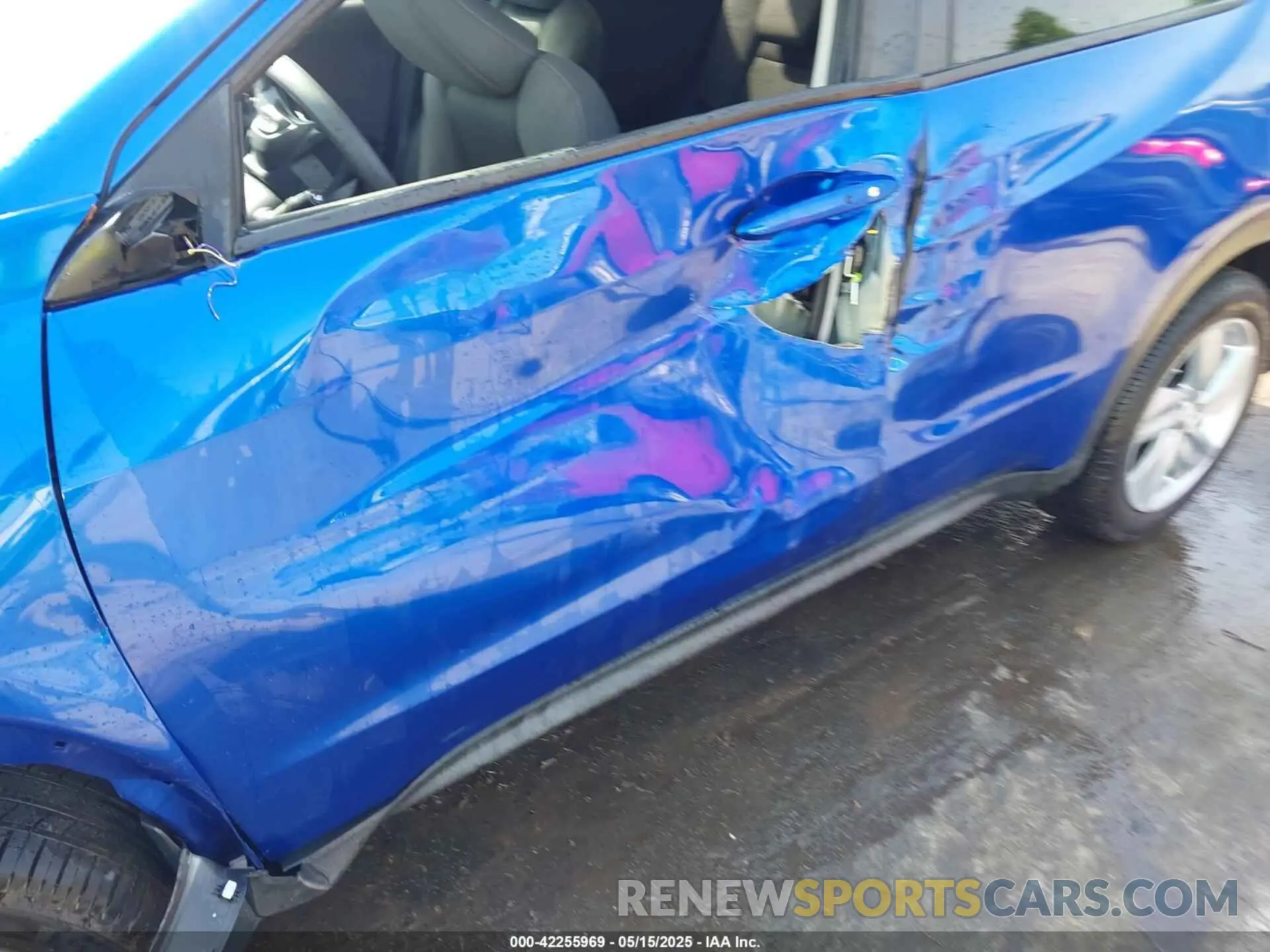 17 Photograph of a damaged car 3CZRU5H56LM703235 HONDA HR-V 2020