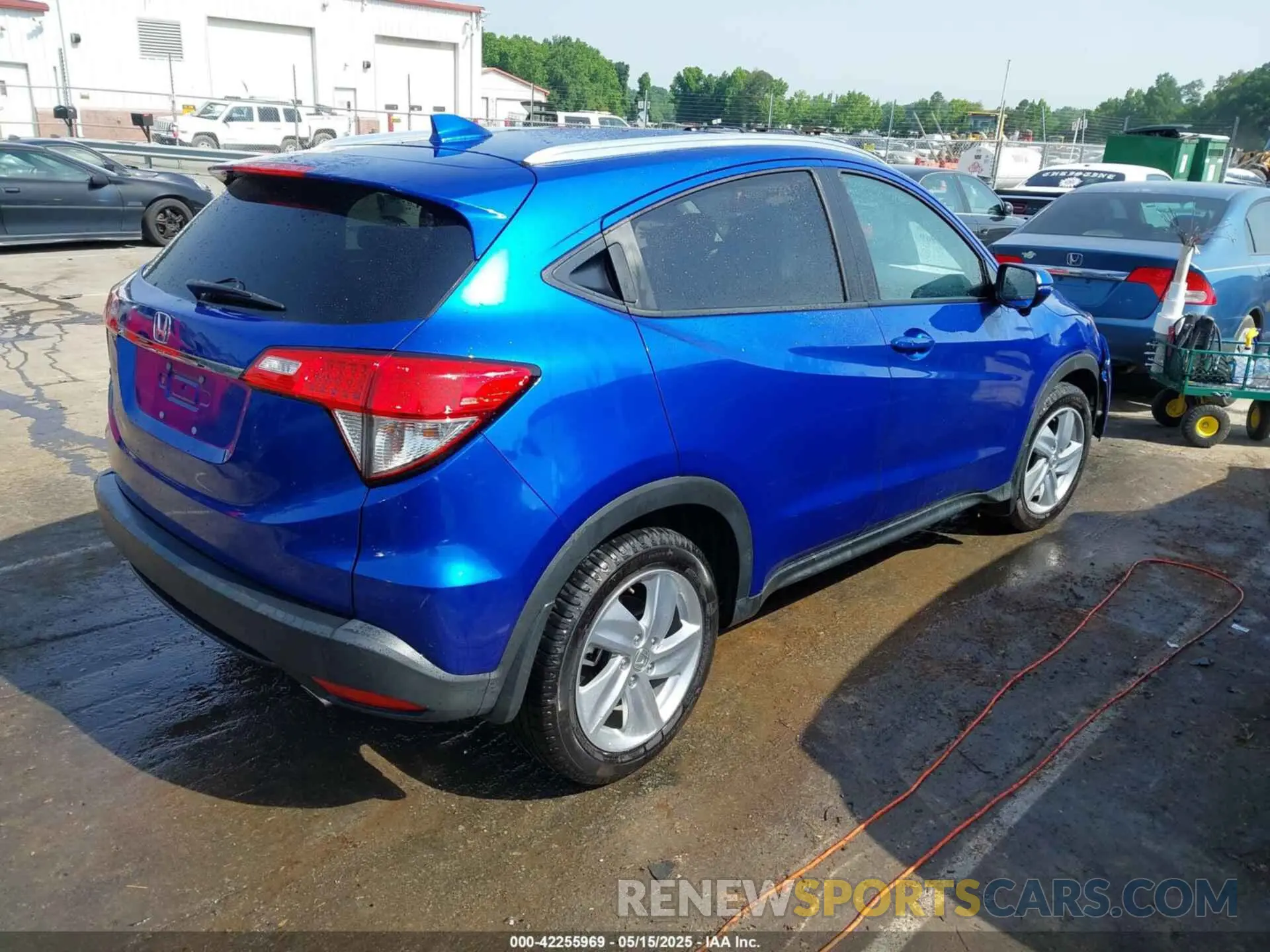 4 Photograph of a damaged car 3CZRU5H56LM703235 HONDA HR-V 2020