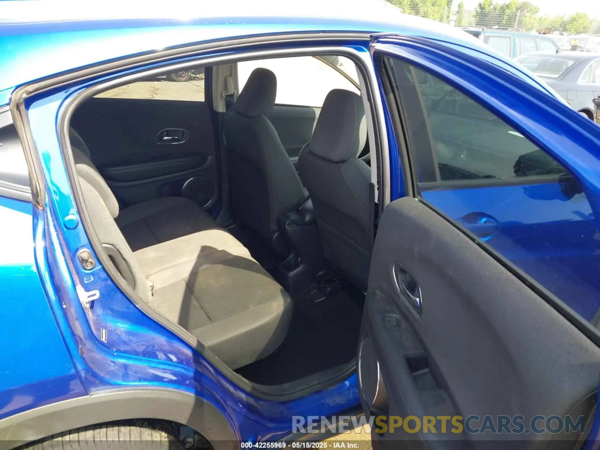 8 Photograph of a damaged car 3CZRU5H56LM703235 HONDA HR-V 2020