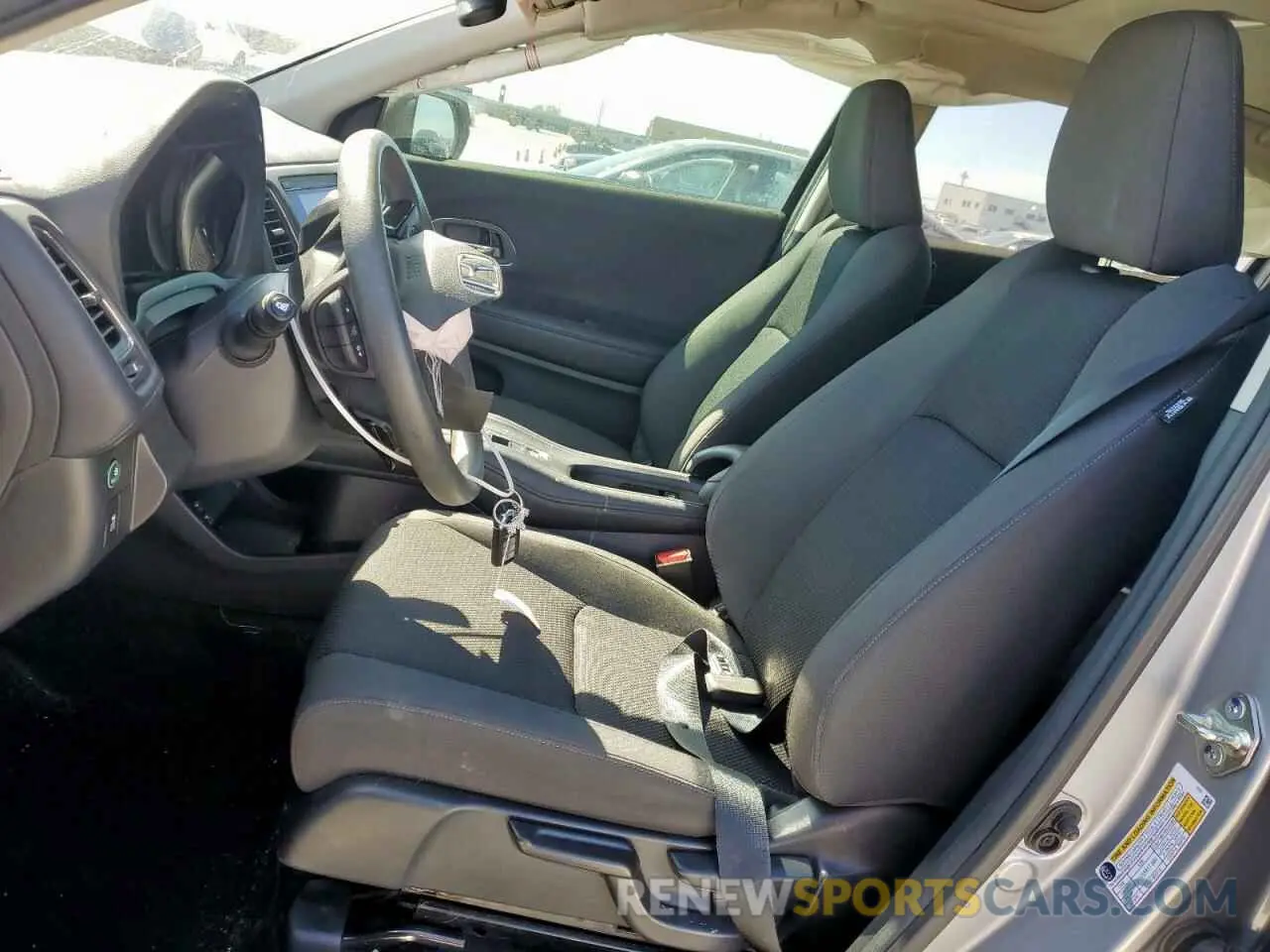 7 Photograph of a damaged car 3CZRU5H56LM706443 HONDA HR-V 2020