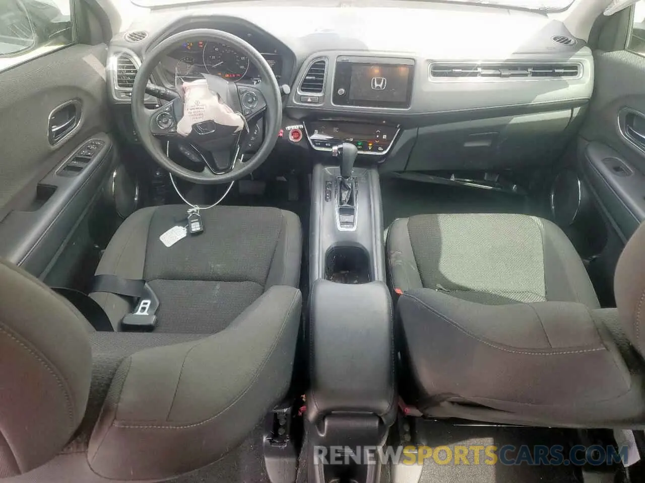8 Photograph of a damaged car 3CZRU5H56LM706443 HONDA HR-V 2020