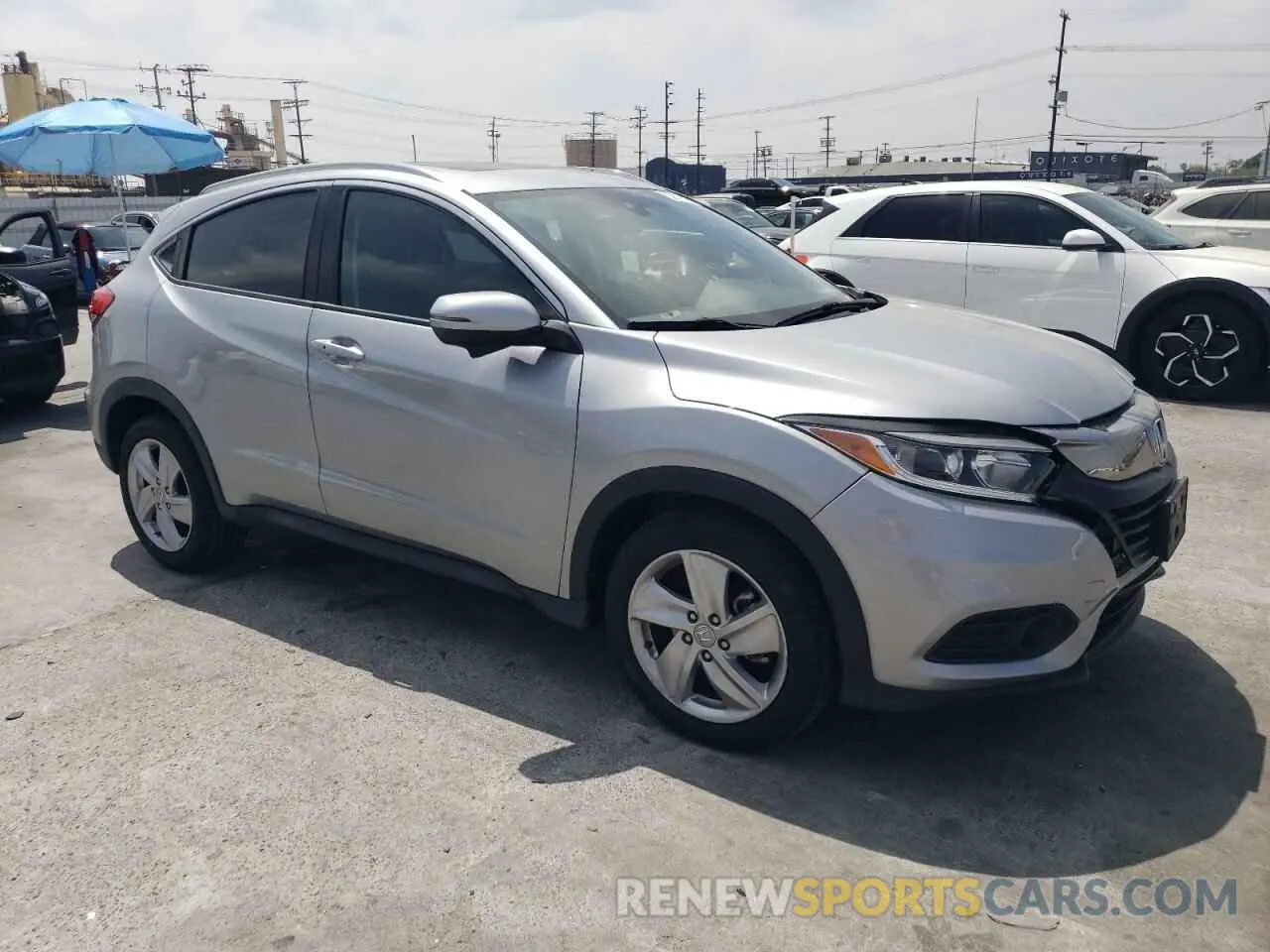 4 Photograph of a damaged car 3CZRU5H56LM715644 HONDA HR-V 2020