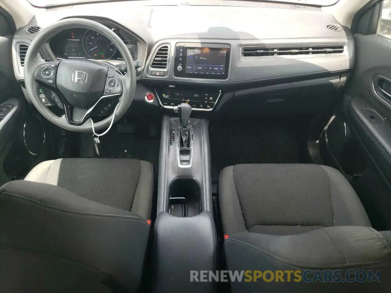 8 Photograph of a damaged car 3CZRU5H56LM715644 HONDA HR-V 2020