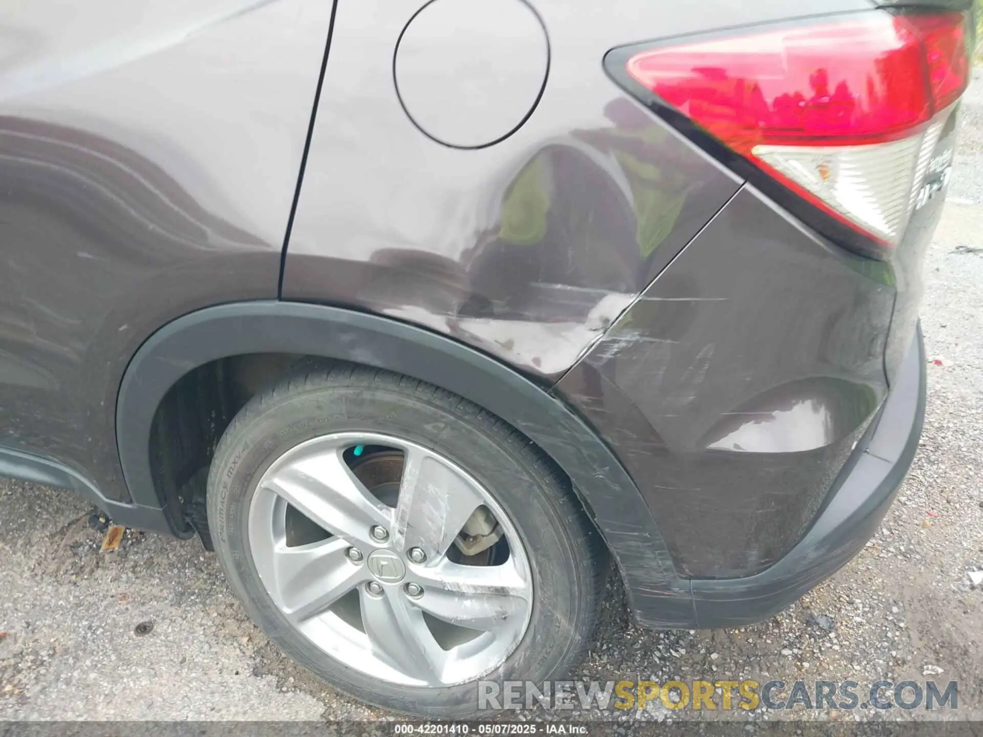 6 Photograph of a damaged car 3CZRU5H56LM718365 HONDA HR-V 2020