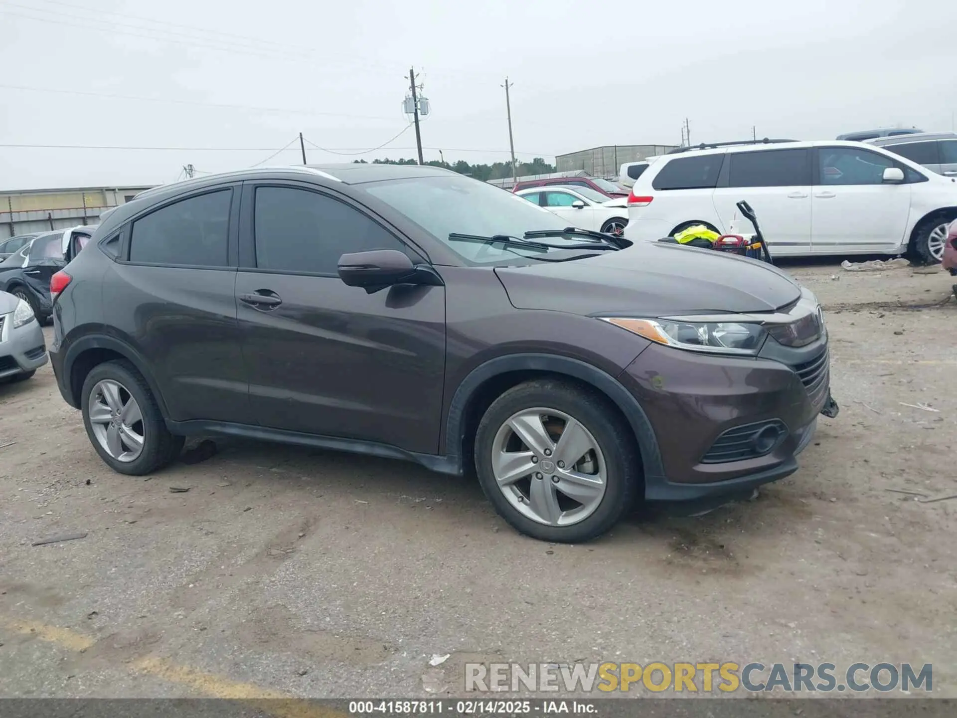12 Photograph of a damaged car 3CZRU5H57LM701722 HONDA HR-V 2020