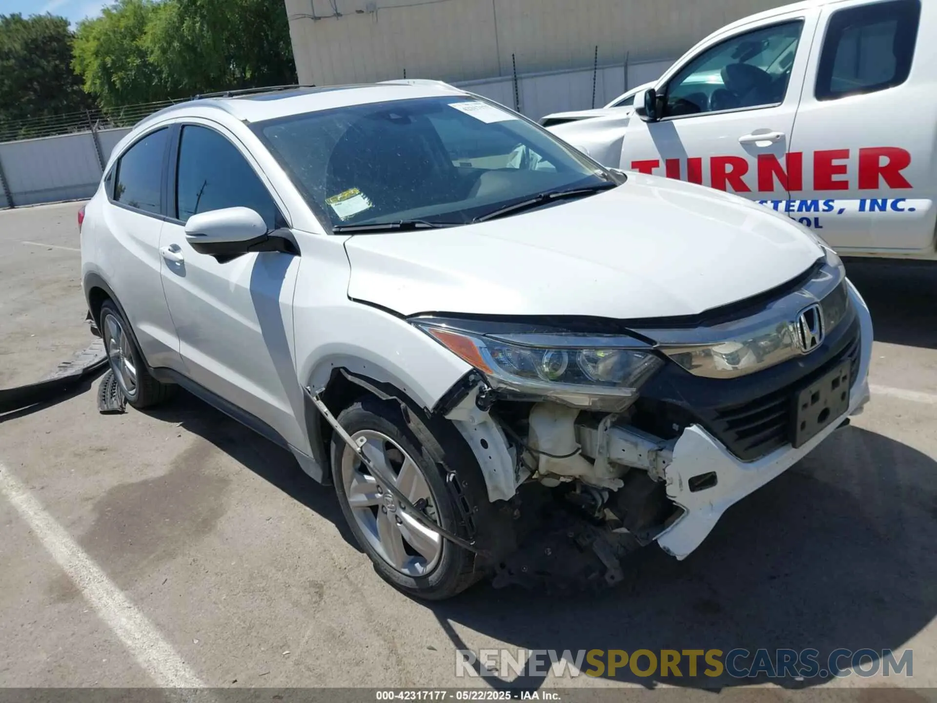 1 Photograph of a damaged car 3CZRU5H57LM718200 HONDA HR-V 2020