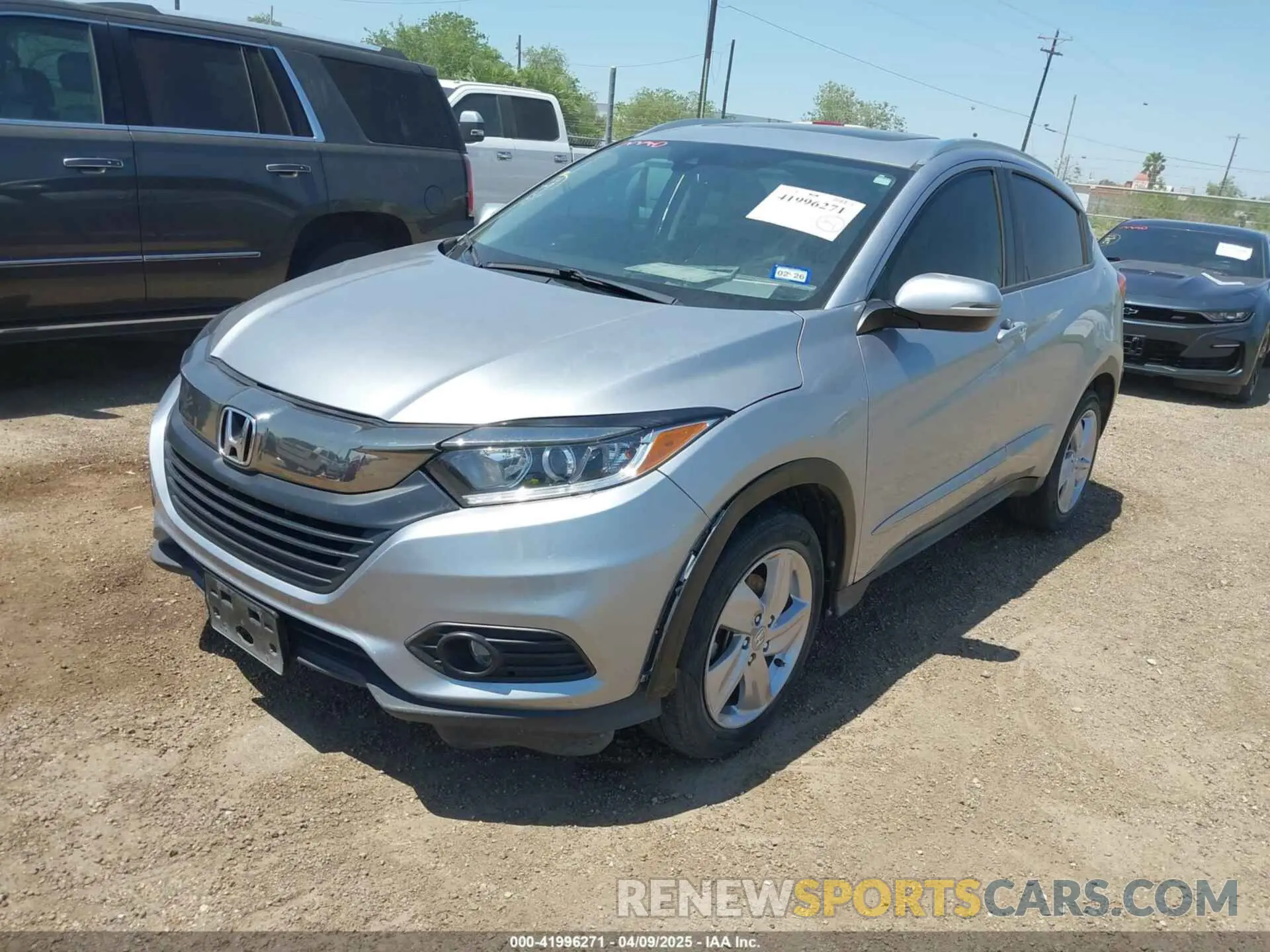 2 Photograph of a damaged car 3CZRU5H58LM702507 HONDA HR-V 2020