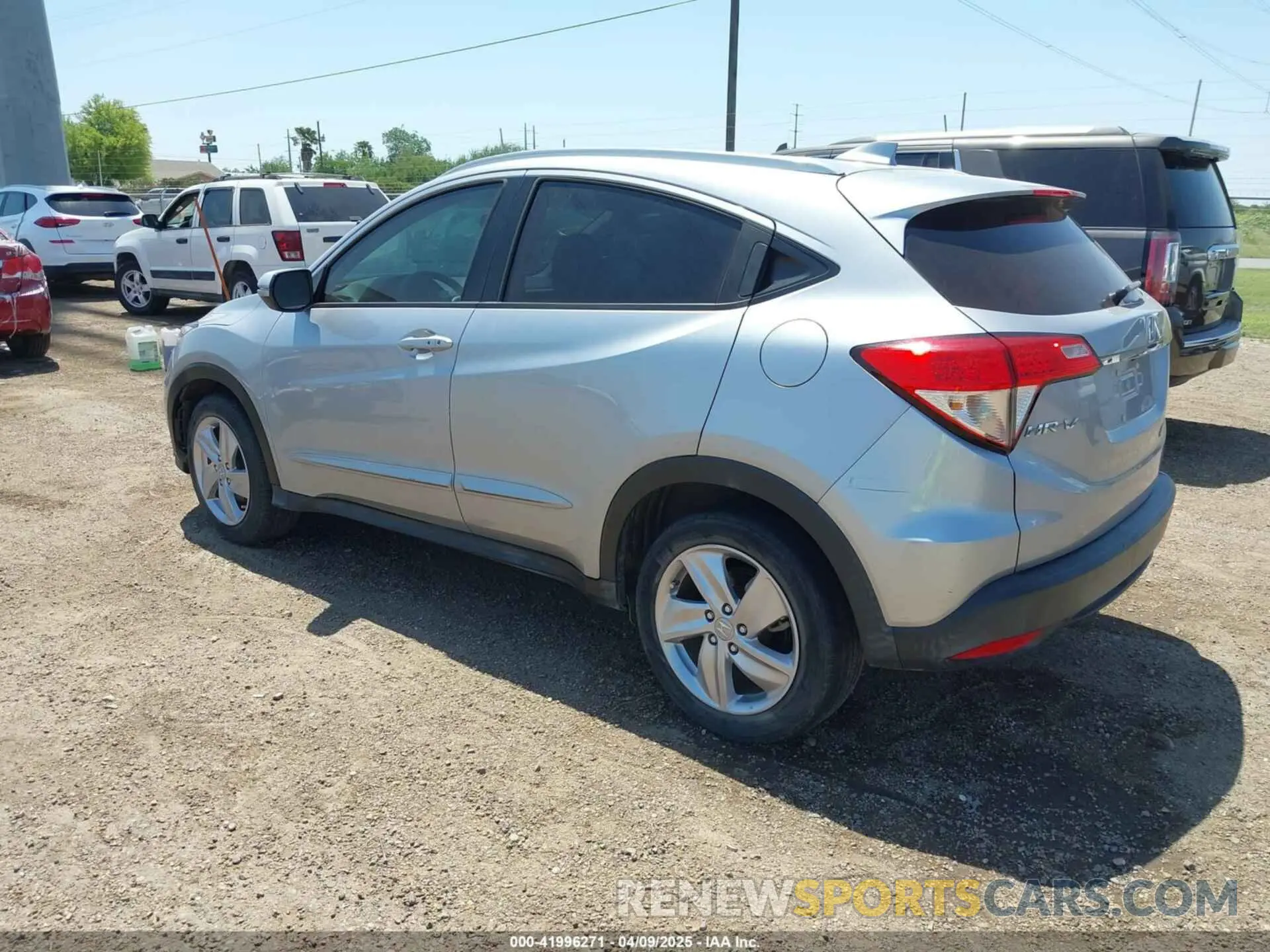 3 Photograph of a damaged car 3CZRU5H58LM702507 HONDA HR-V 2020