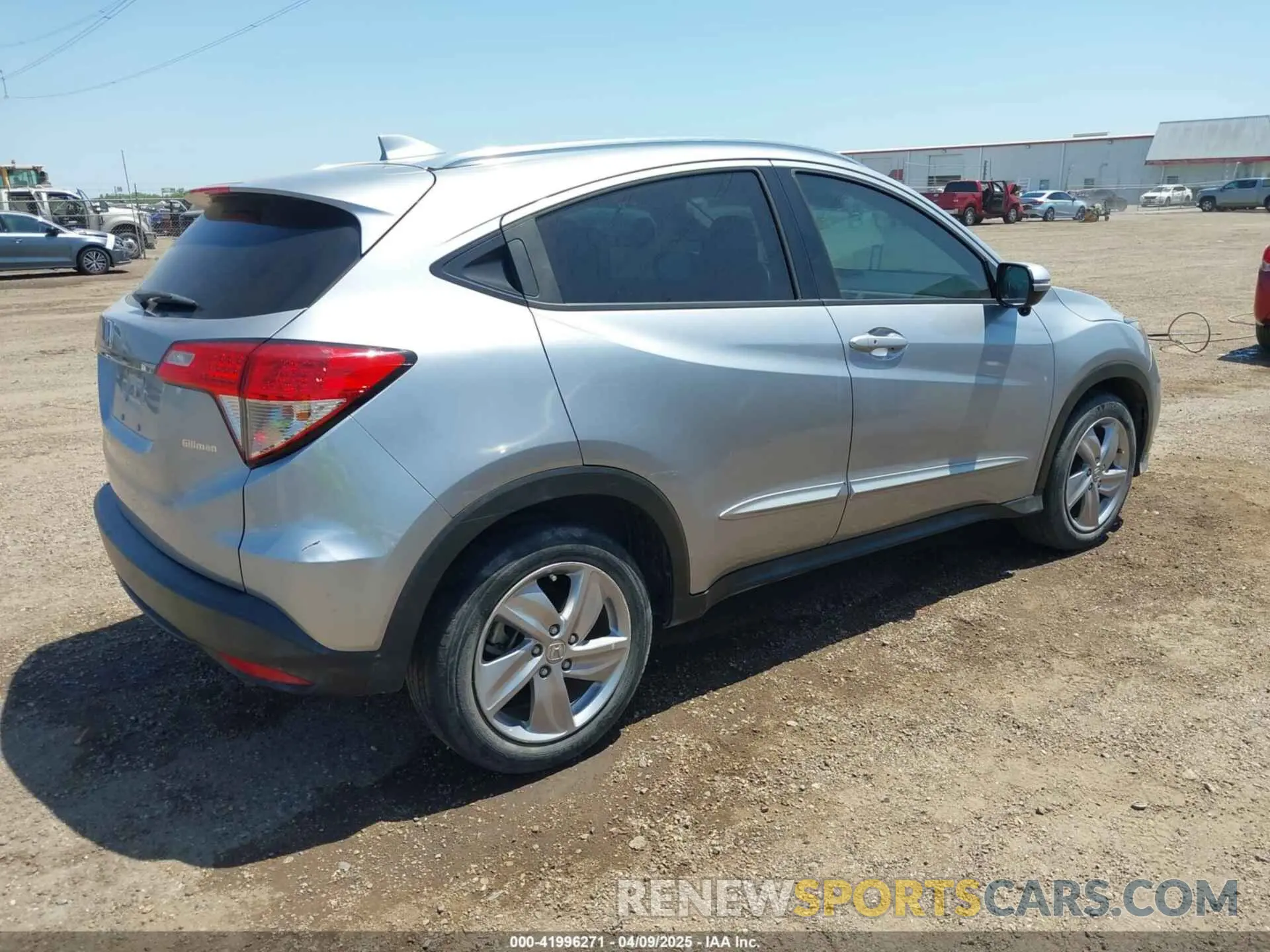 4 Photograph of a damaged car 3CZRU5H58LM702507 HONDA HR-V 2020