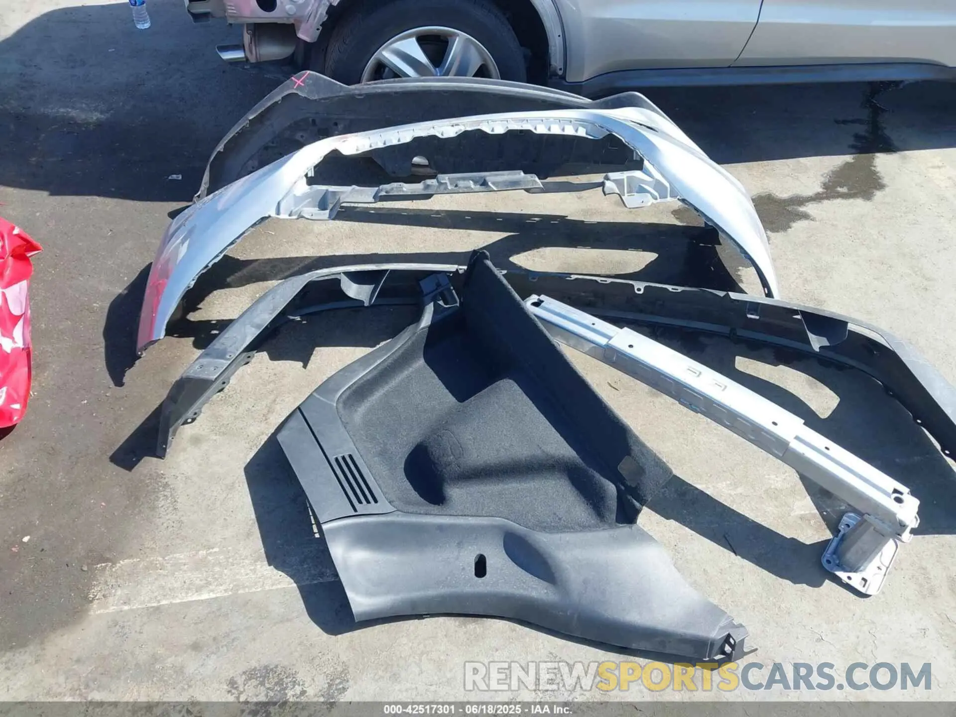 19 Photograph of a damaged car 3CZRU5H58LM709246 HONDA HR-V 2020