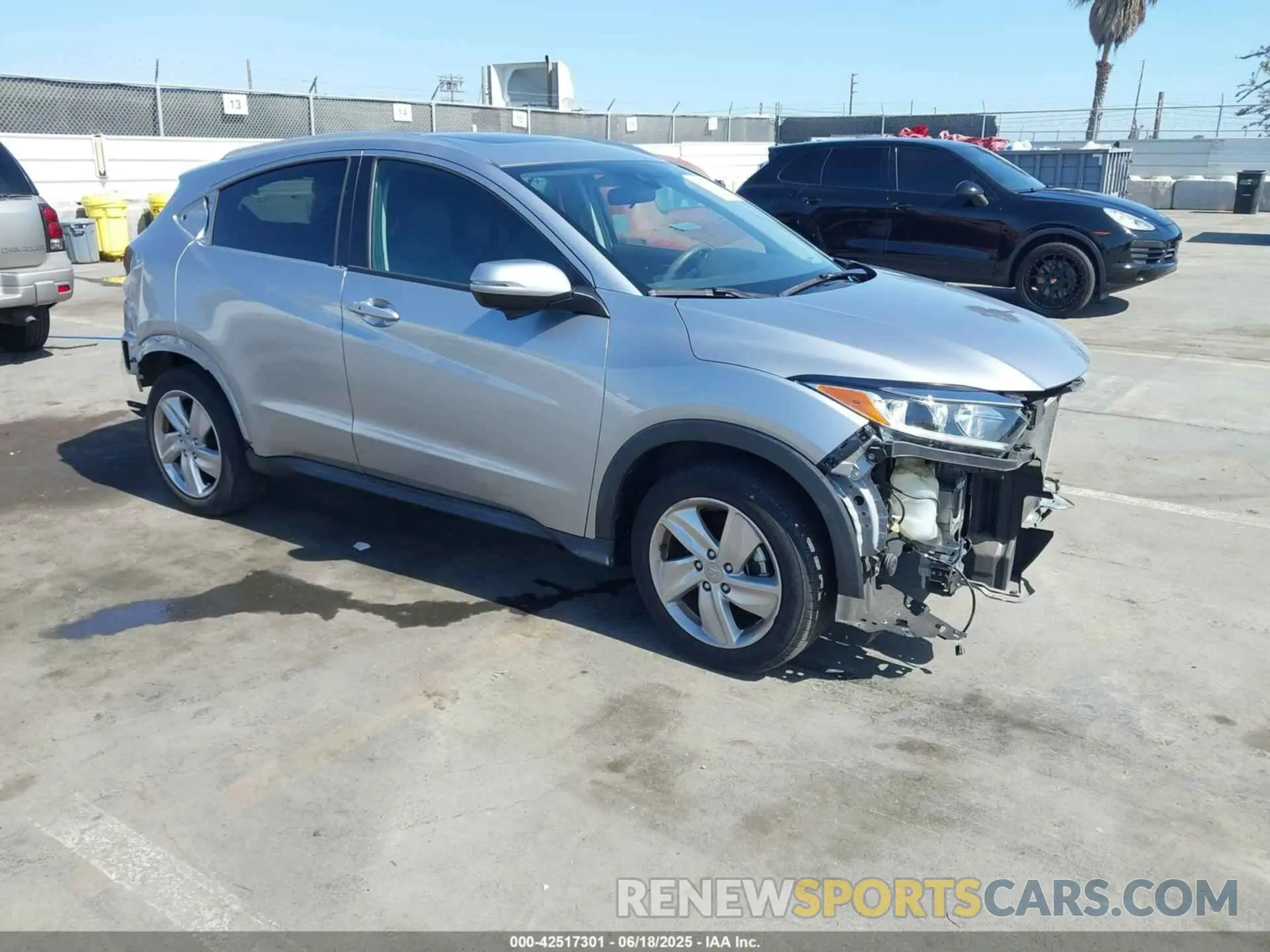 3 Photograph of a damaged car 3CZRU5H58LM709246 HONDA HR-V 2020