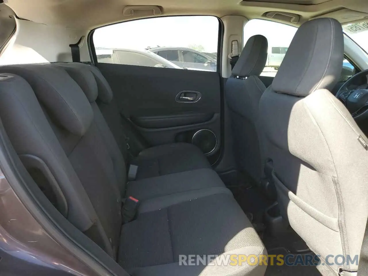 11 Photograph of a damaged car 3CZRU5H59LM715198 HONDA HR-V 2020